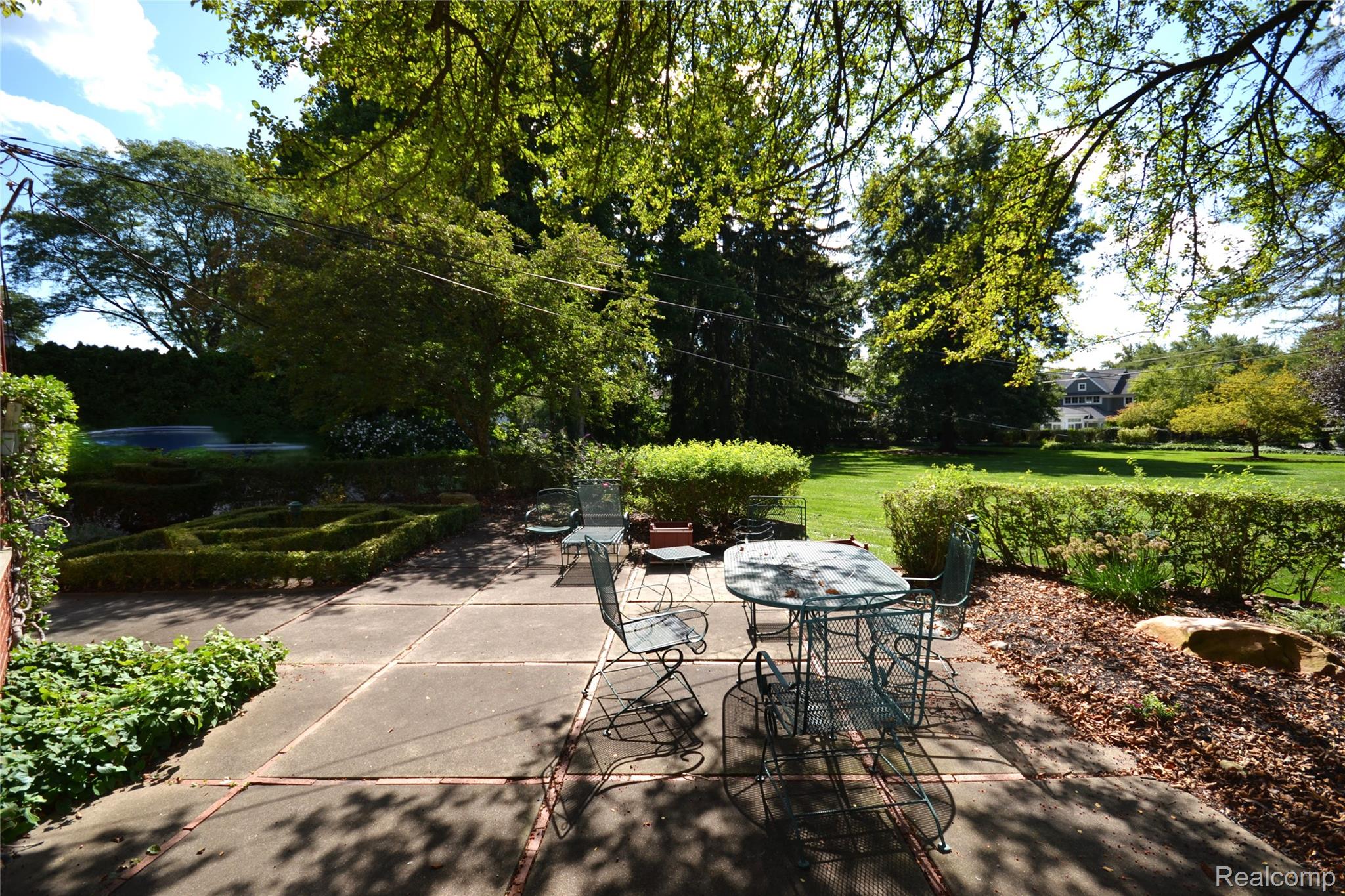 Bloomfield Charter Township, Michigan 48301, United States, 4 Bedrooms Bedrooms, ,3 BathroomsBathrooms,Residential,Pending,206332