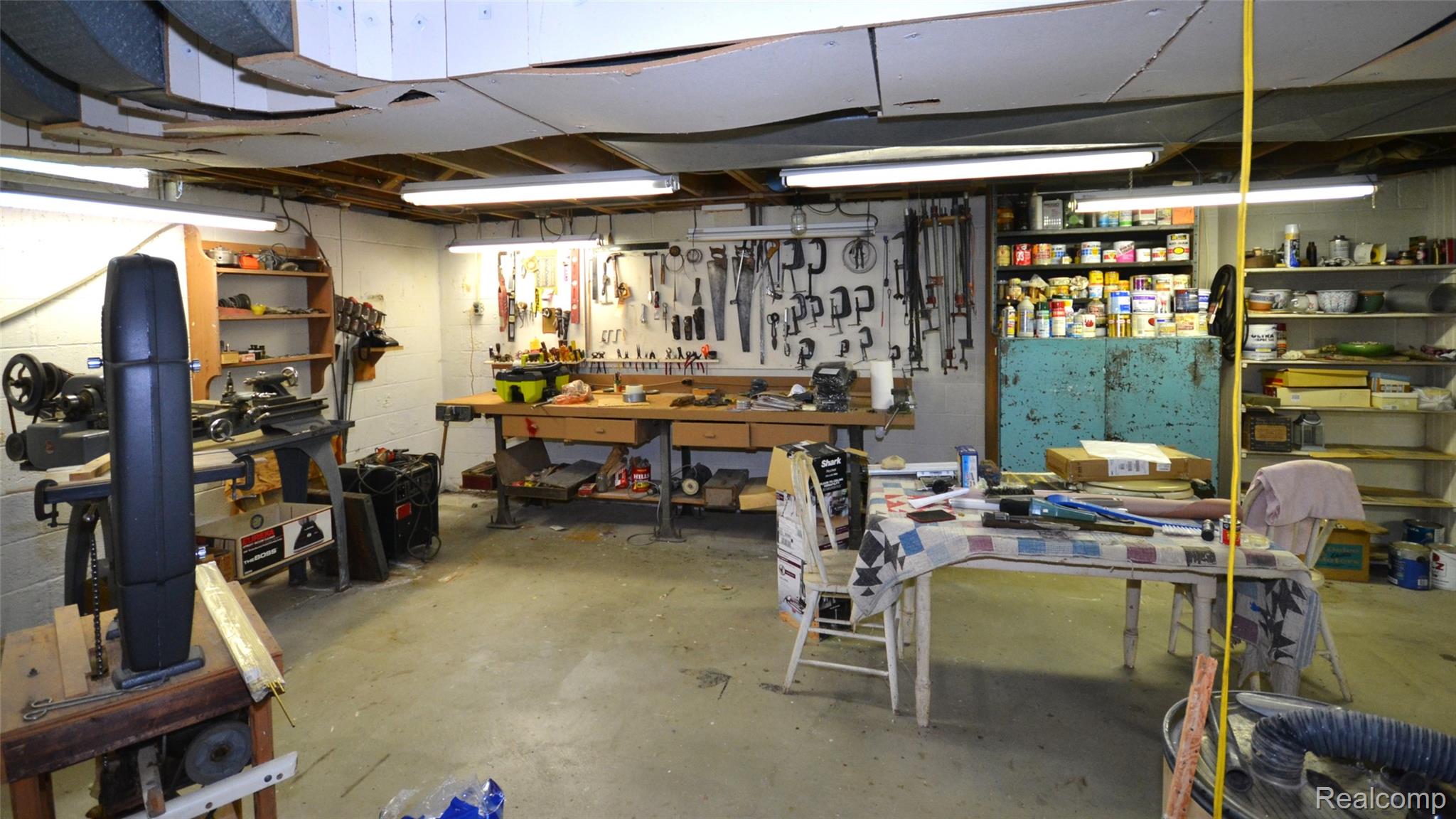 Bloomfield Charter Township, Michigan 48301, United States, 4 Bedrooms Bedrooms, ,3 BathroomsBathrooms,Residential,Pending,206332