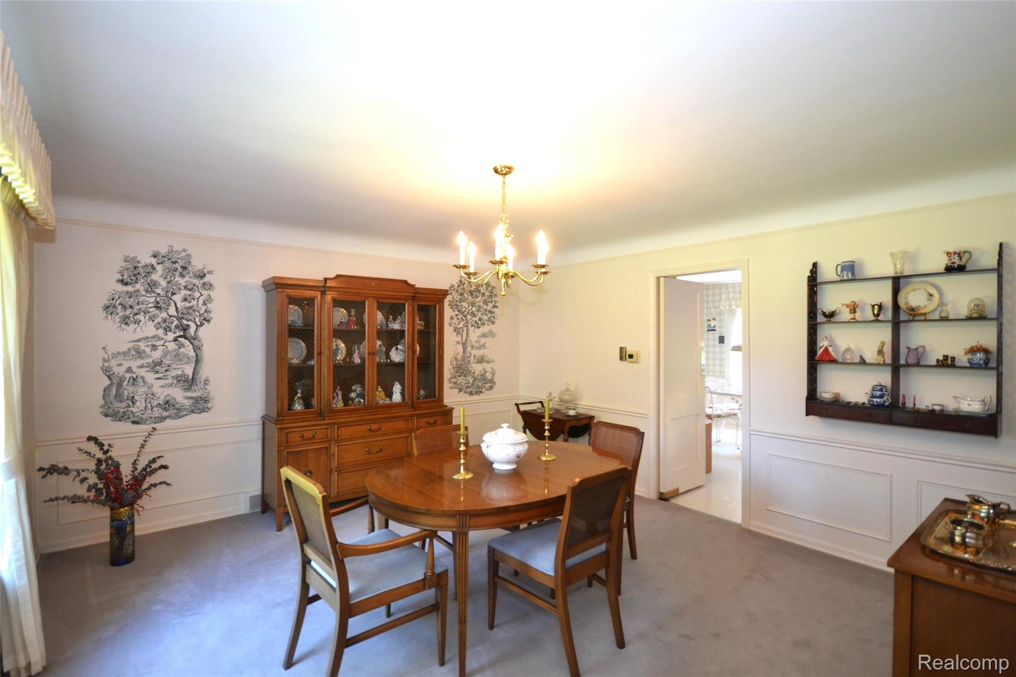 Bloomfield Charter Township, Michigan 48301, United States, 4 Bedrooms Bedrooms, ,3 BathroomsBathrooms,Residential,Pending,206332