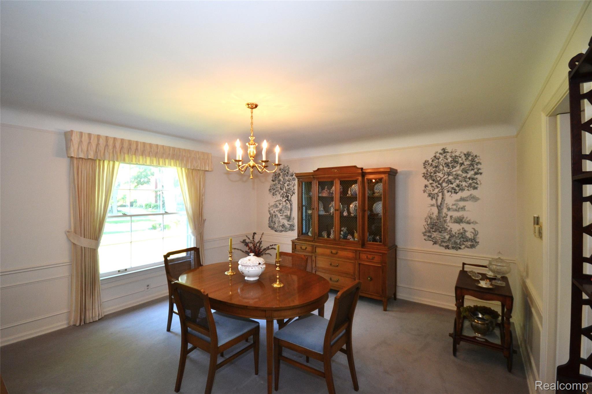 Bloomfield Charter Township, Michigan 48301, United States, 4 Bedrooms Bedrooms, ,3 BathroomsBathrooms,Residential,Pending,206332