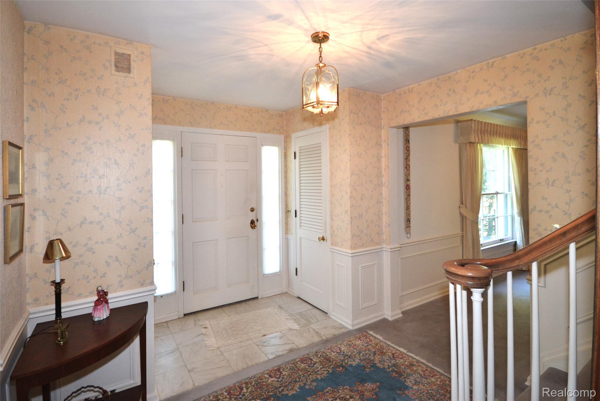 Bloomfield Charter Township, Michigan 48301, United States, 4 Bedrooms Bedrooms, ,3 BathroomsBathrooms,Residential,Pending,206332