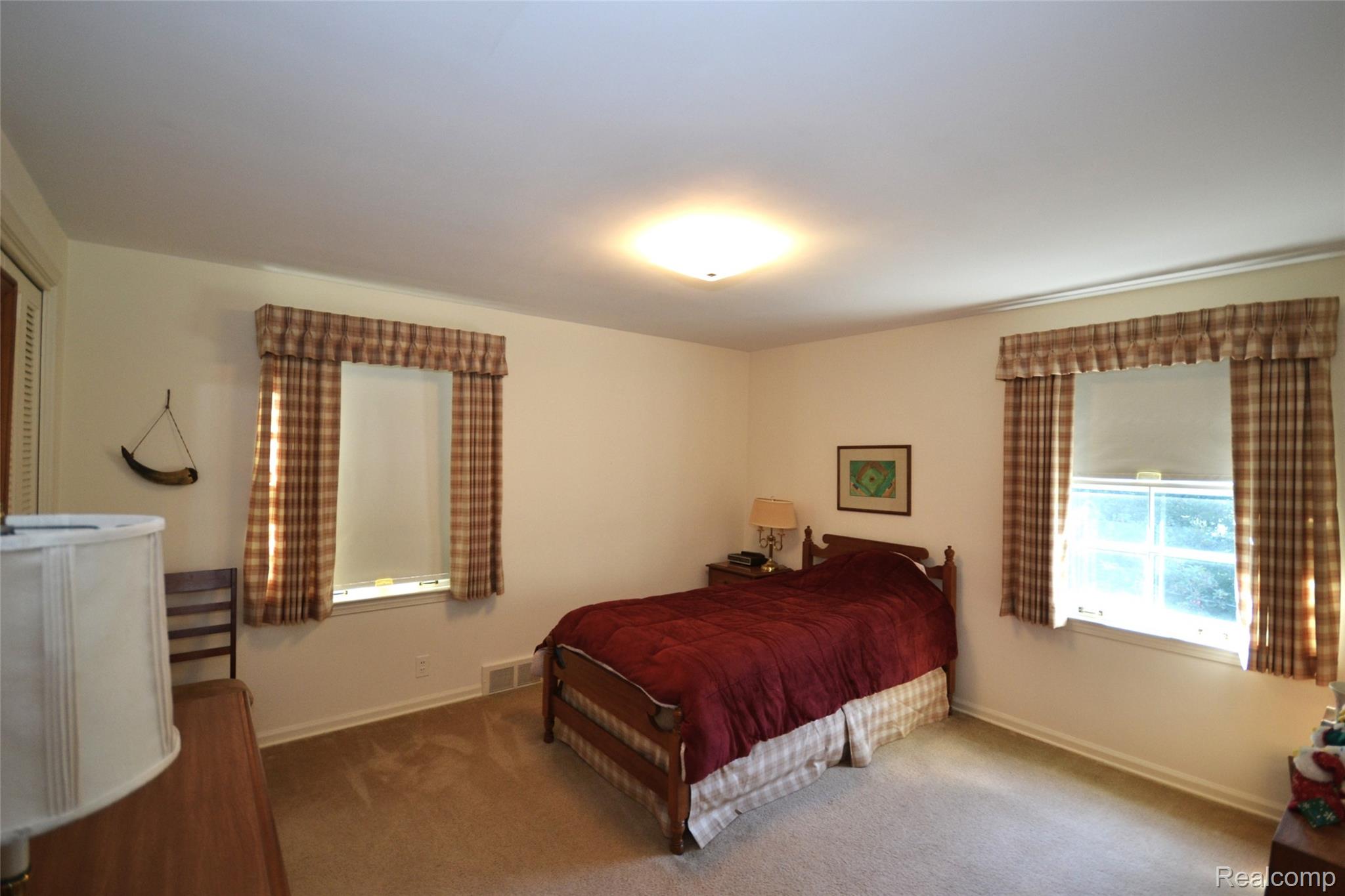 Bloomfield Charter Township, Michigan 48301, United States, 4 Bedrooms Bedrooms, ,3 BathroomsBathrooms,Residential,Pending,206332