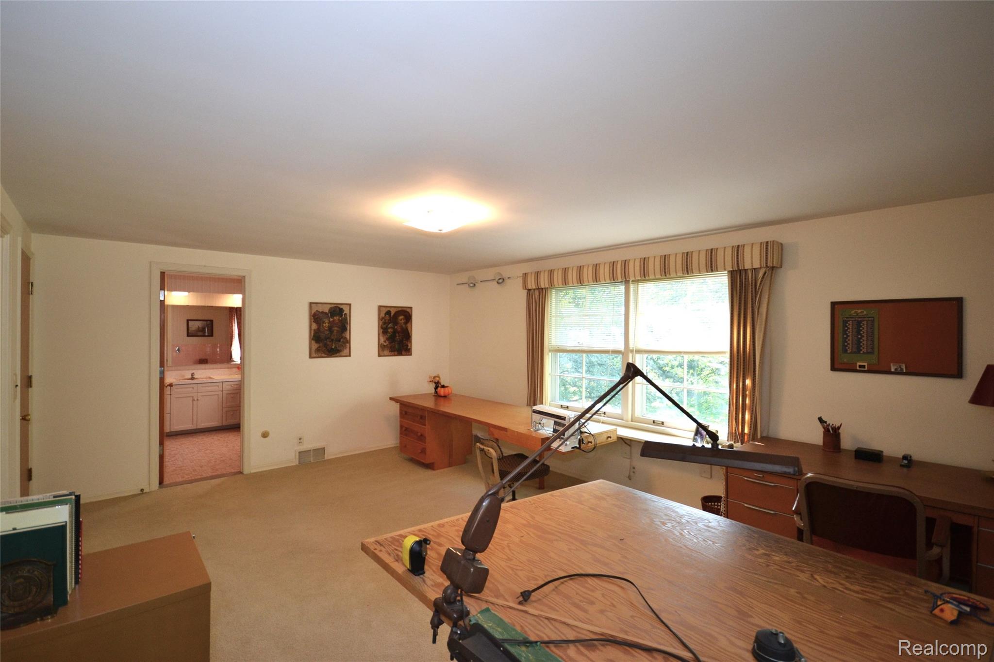 Bloomfield Charter Township, Michigan 48301, United States, 4 Bedrooms Bedrooms, ,3 BathroomsBathrooms,Residential,Pending,206332