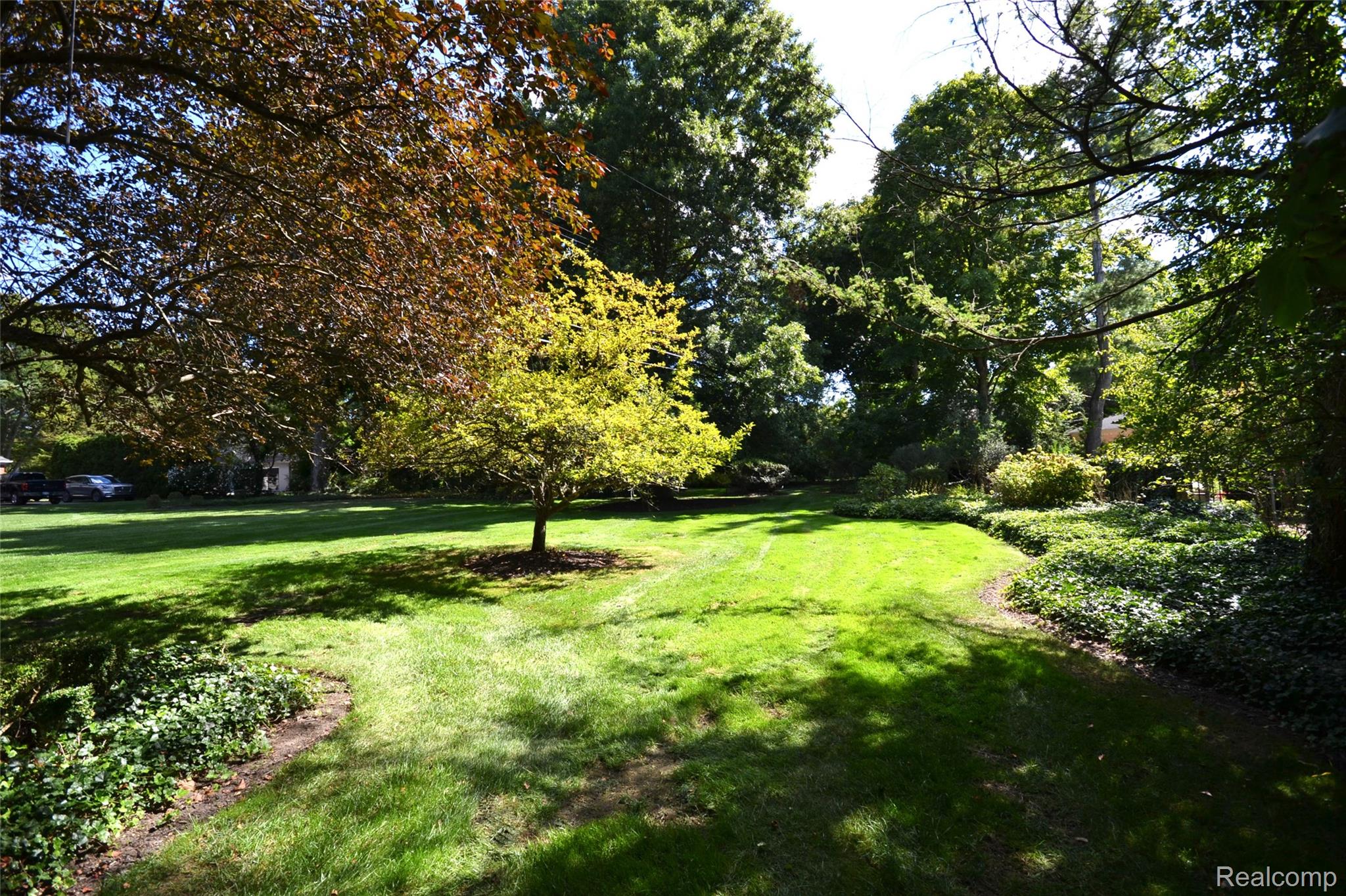 Bloomfield Charter Township, Michigan 48301, United States, 4 Bedrooms Bedrooms, ,3 BathroomsBathrooms,Residential,Pending,206332