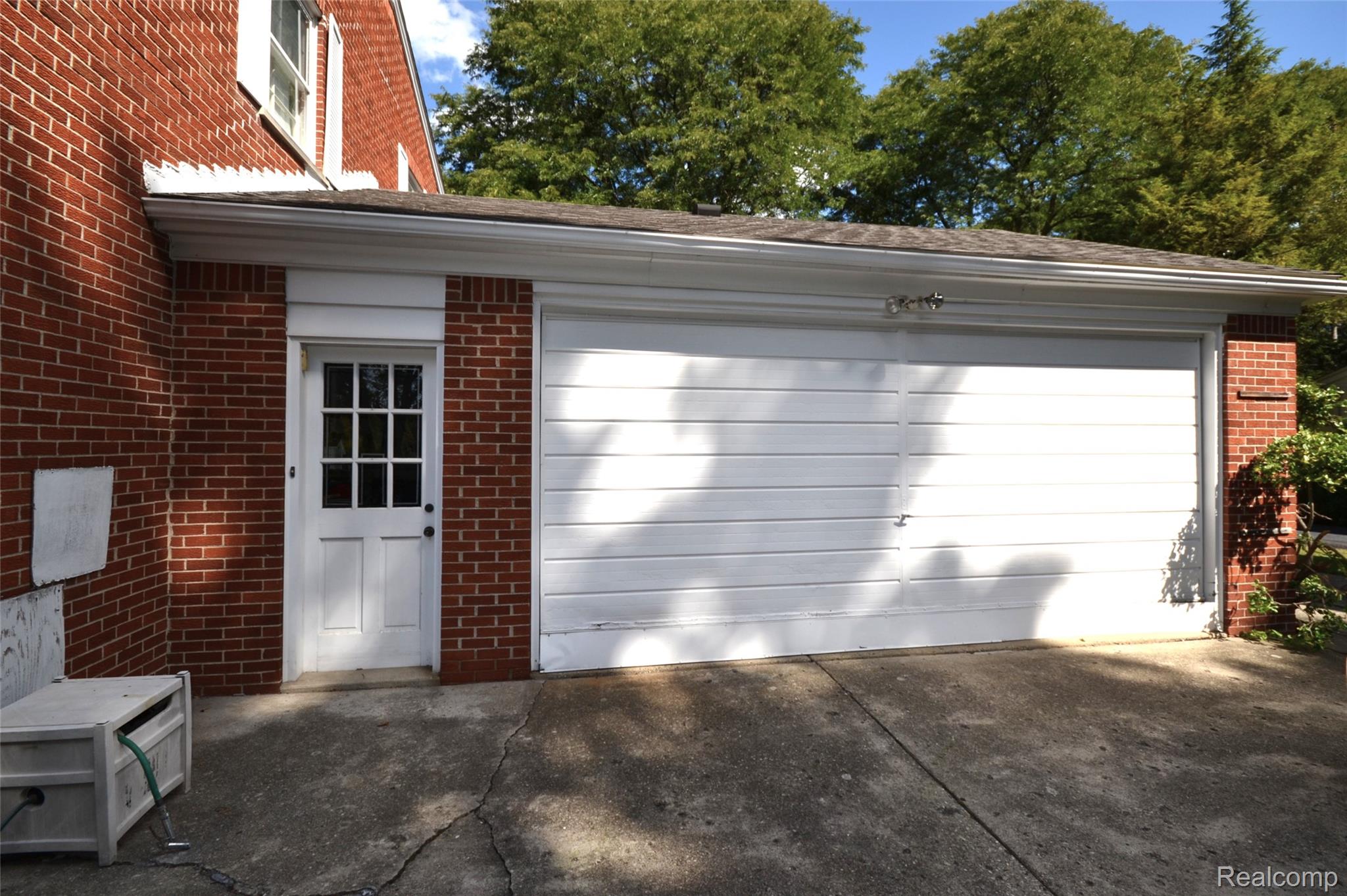 Bloomfield Charter Township, Michigan 48301, United States, 4 Bedrooms Bedrooms, ,3 BathroomsBathrooms,Residential,Pending,206332