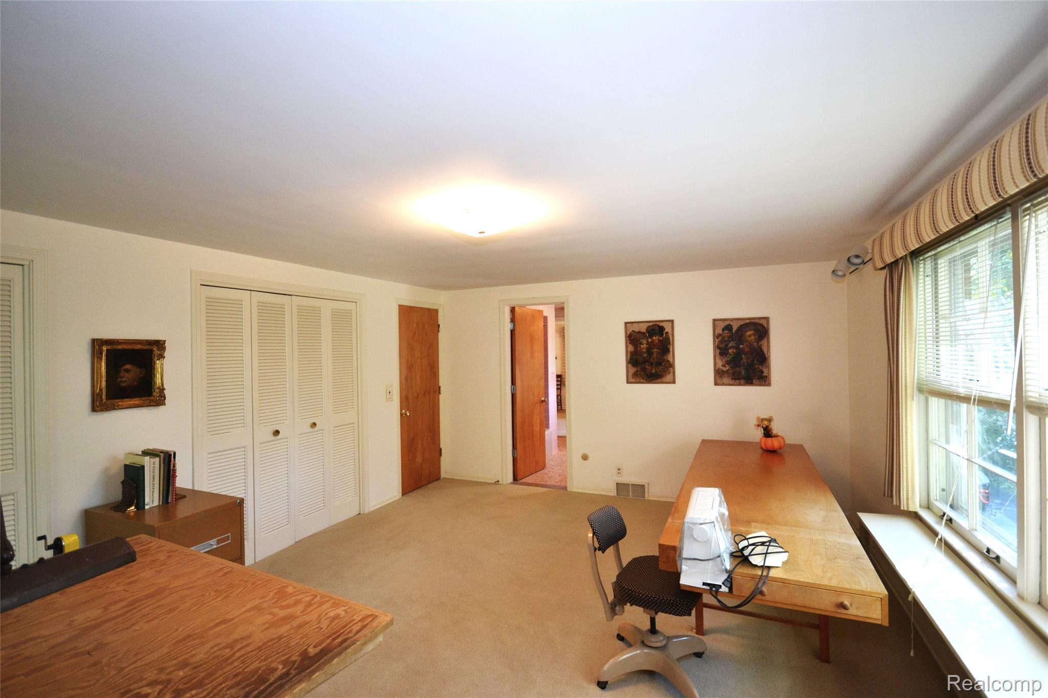 Bloomfield Charter Township, Michigan 48301, United States, 4 Bedrooms Bedrooms, ,3 BathroomsBathrooms,Residential,Pending,206332