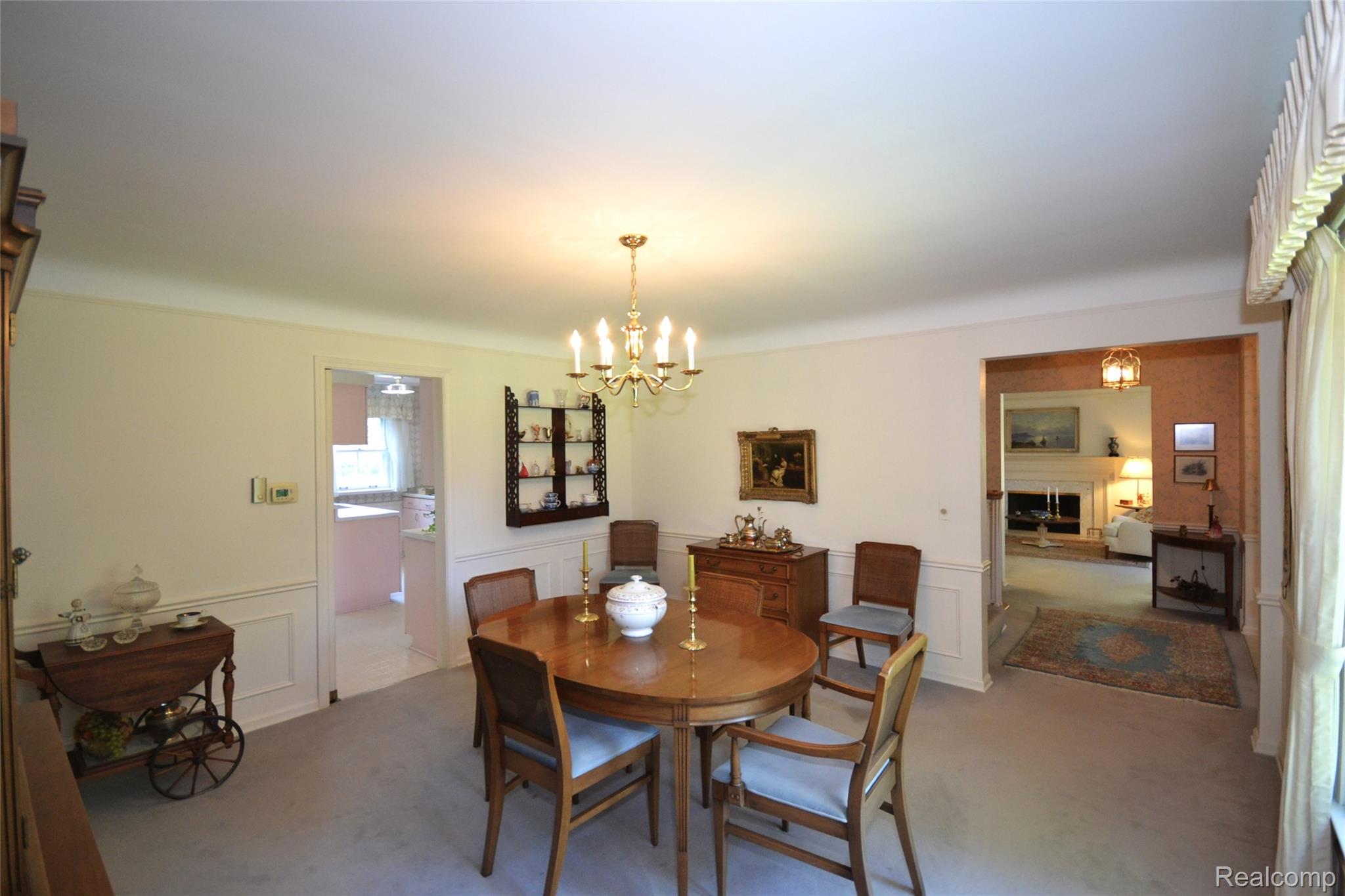 Bloomfield Charter Township, Michigan 48301, United States, 4 Bedrooms Bedrooms, ,3 BathroomsBathrooms,Residential,Pending,206332