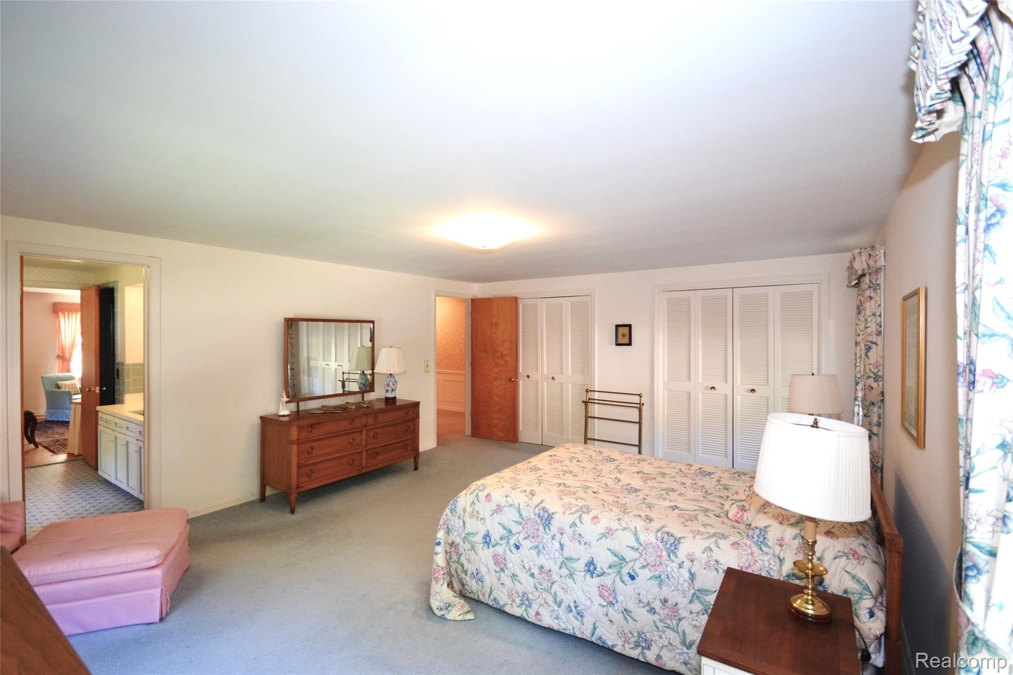 Bloomfield Charter Township, Michigan 48301, United States, 4 Bedrooms Bedrooms, ,3 BathroomsBathrooms,Residential,Pending,206332