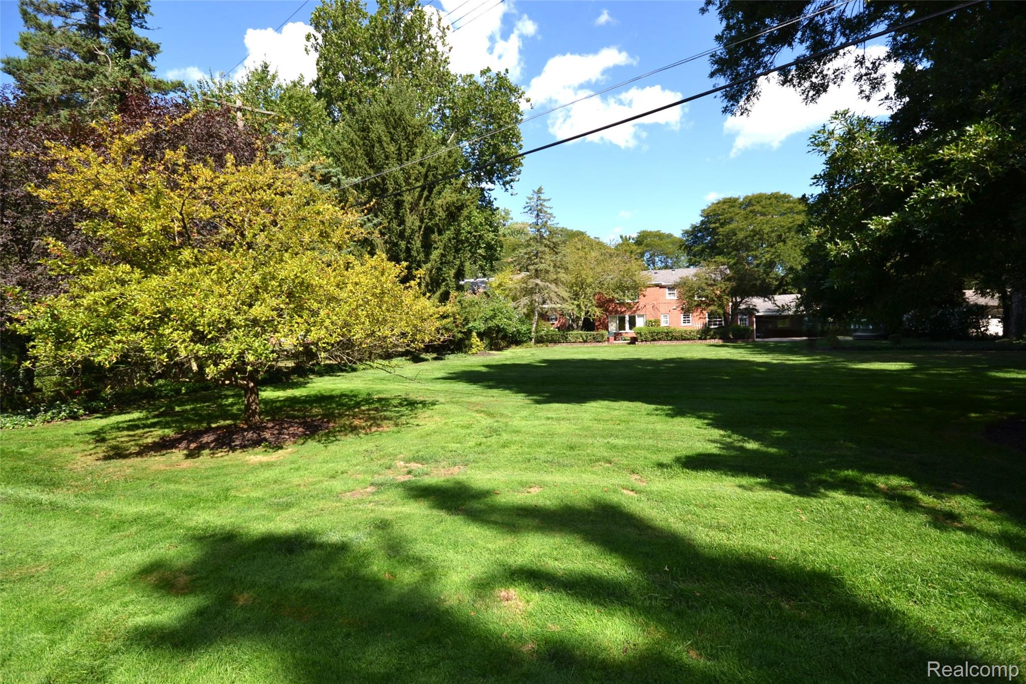 Bloomfield Charter Township, Michigan 48301, United States, 4 Bedrooms Bedrooms, ,3 BathroomsBathrooms,Residential,Pending,206332