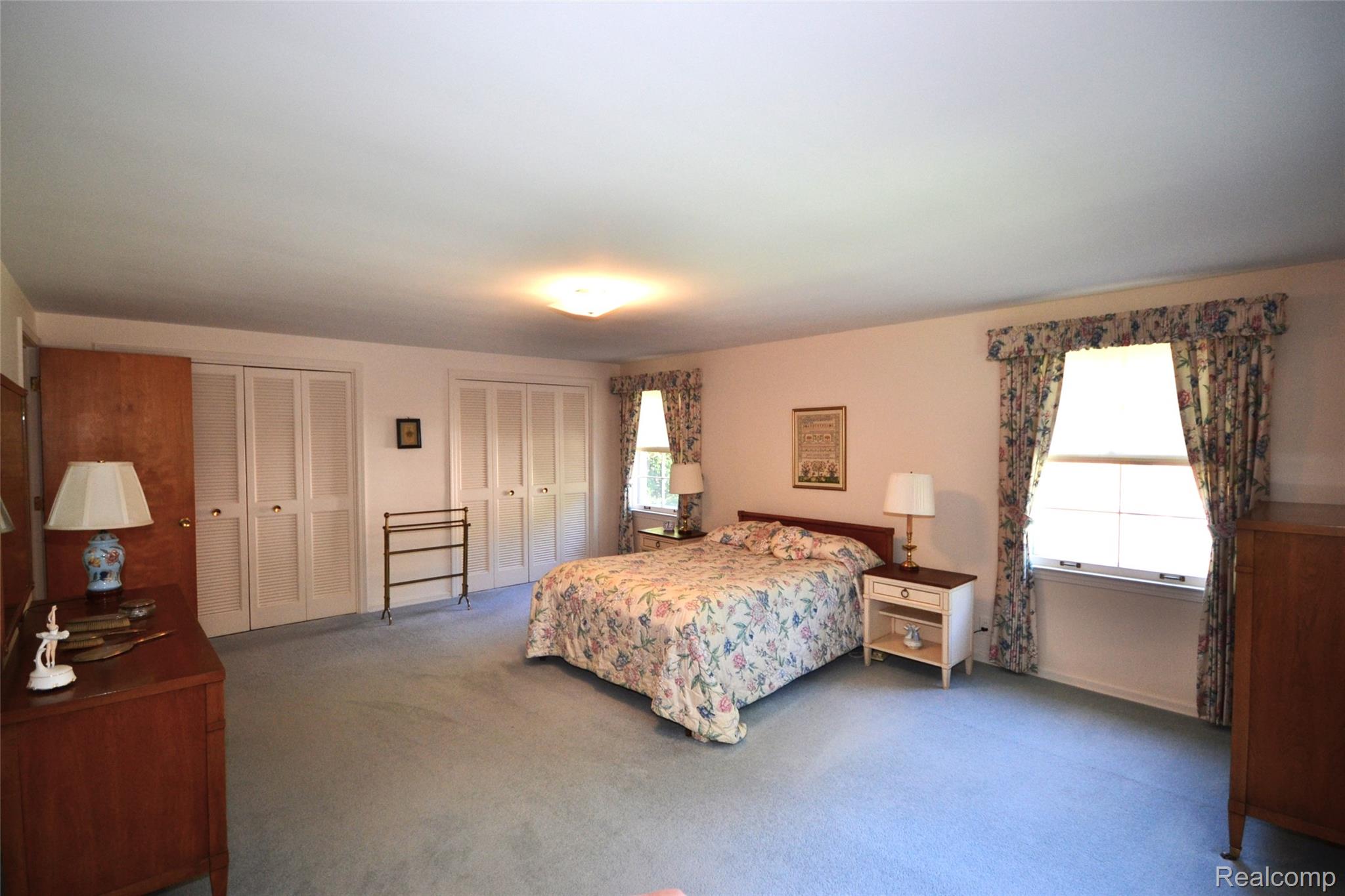 Bloomfield Charter Township, Michigan 48301, United States, 4 Bedrooms Bedrooms, ,3 BathroomsBathrooms,Residential,Pending,206332