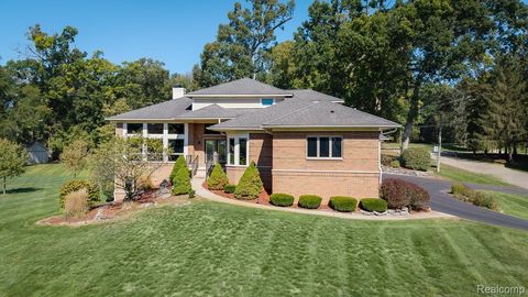 5565 Ford Road Commerce Charter Township MI 48382