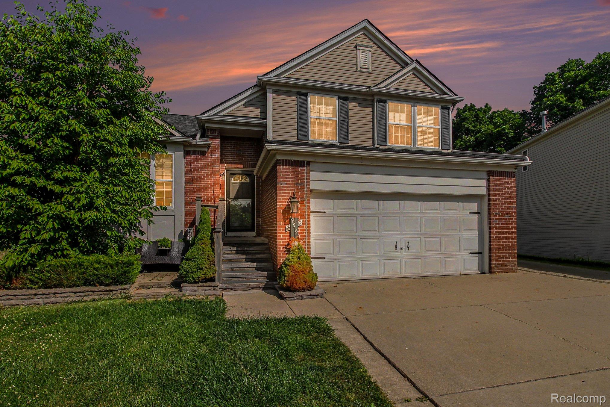 956 Callaway Court