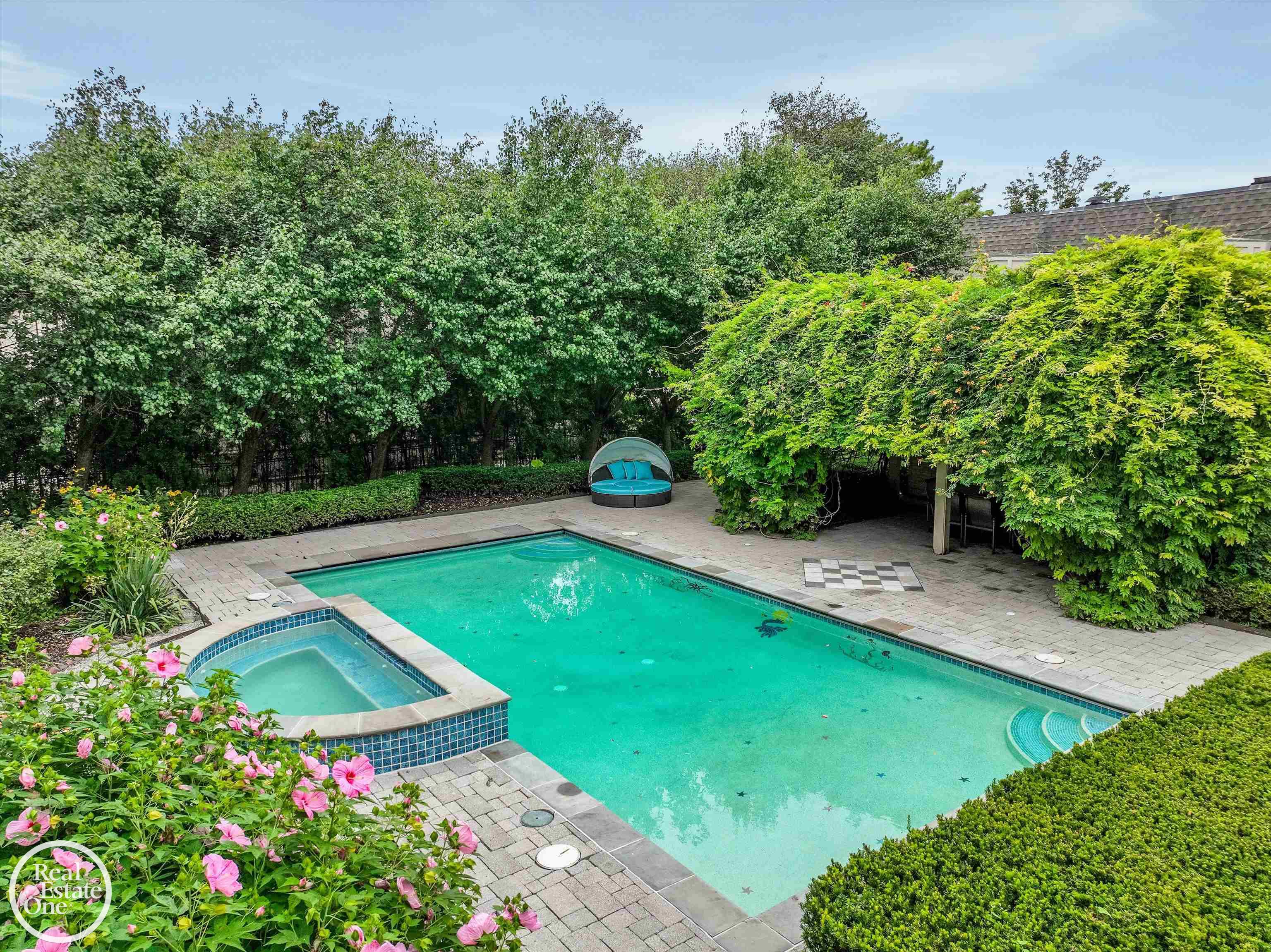 583 Lake Shore Road