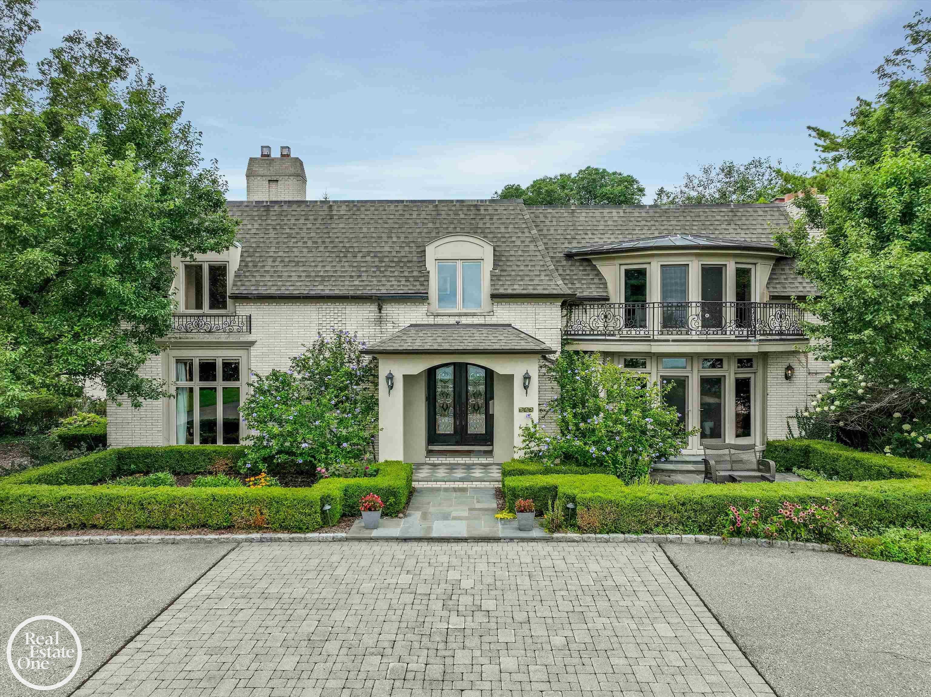583 Lake Shore Road