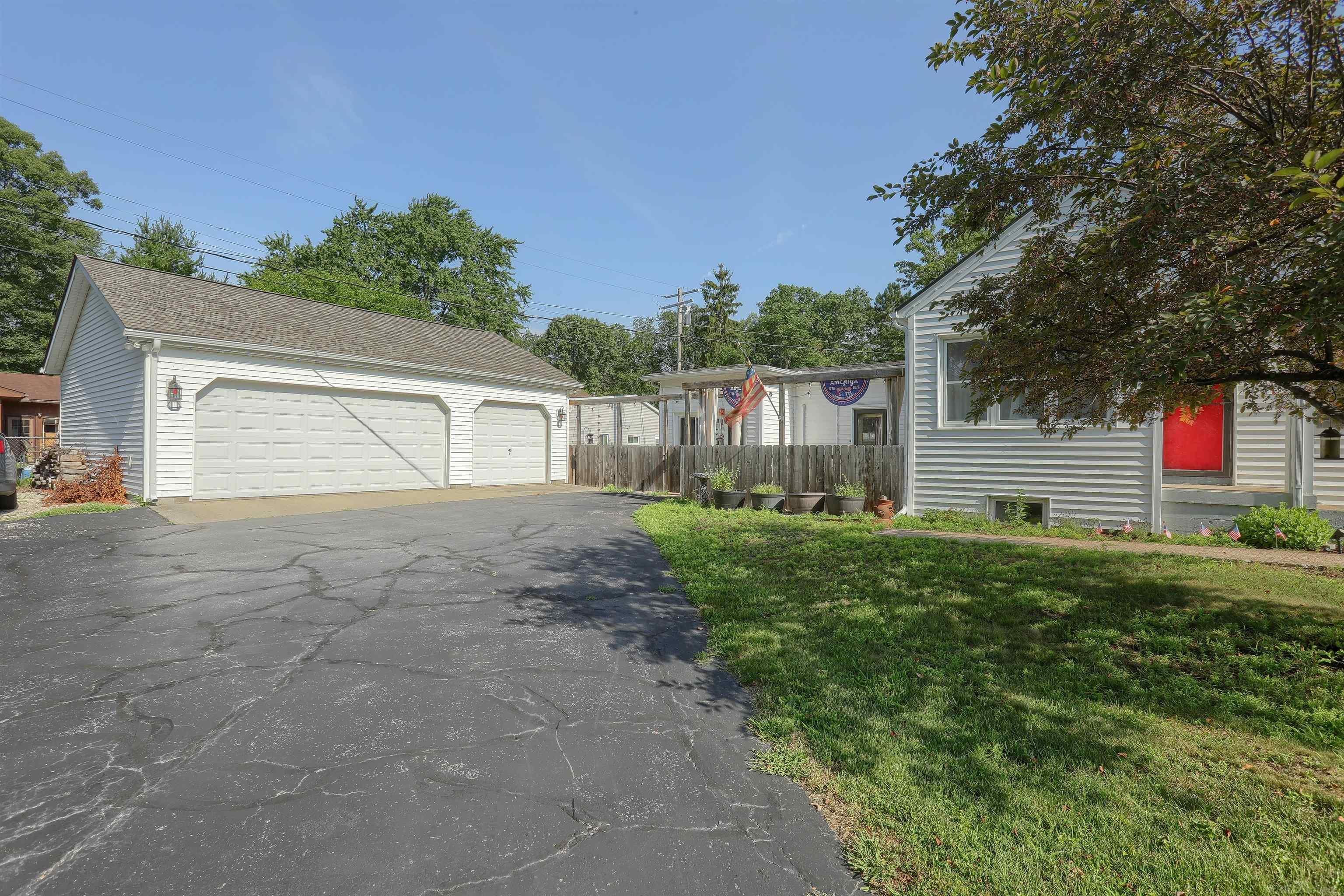 1945 Saint Clair Blvd Boulevard