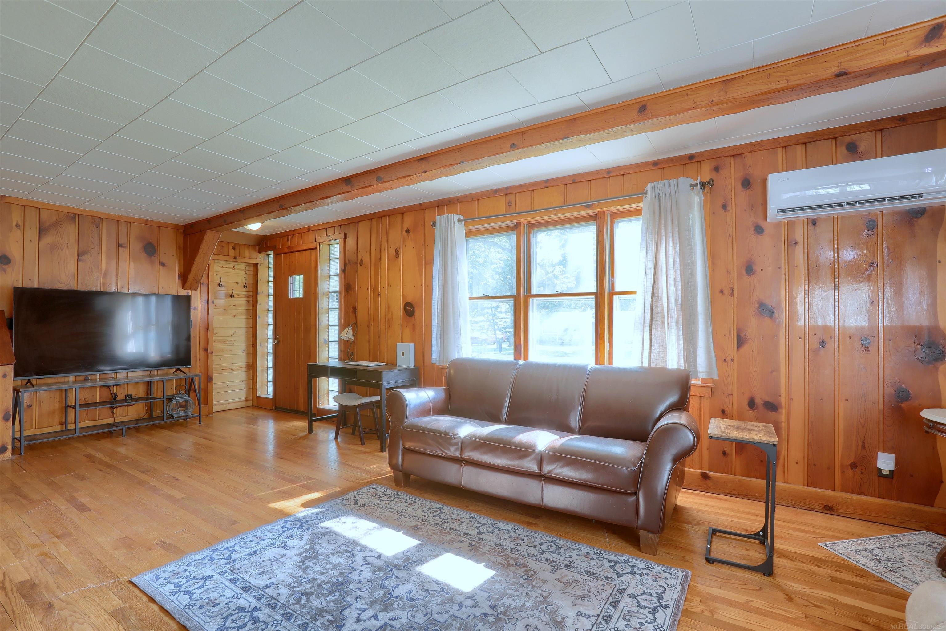1945 Saint Clair Blvd Boulevard