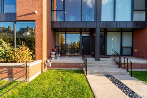 246 Edmund Place Detroit City MI 48201