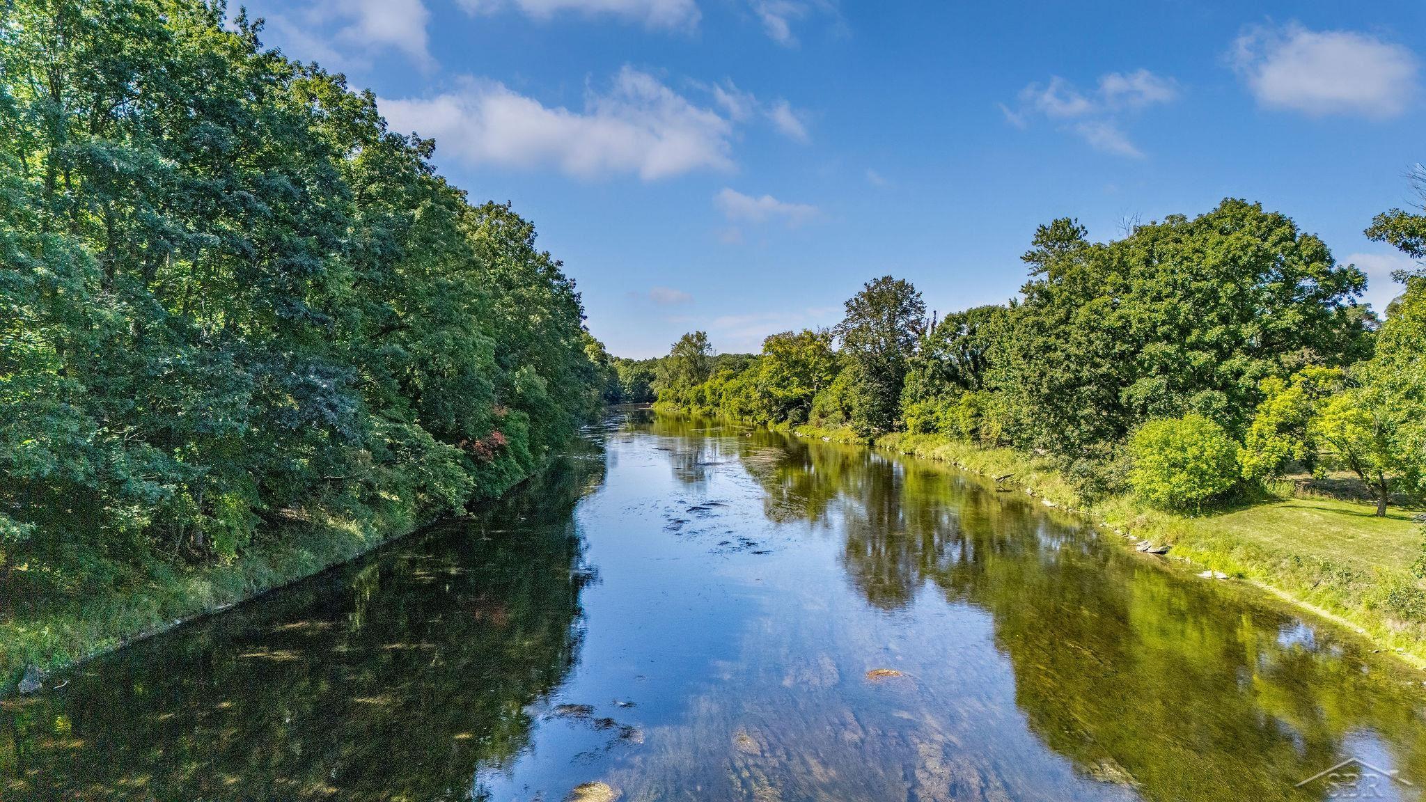 456/458 E Chippewa River Road