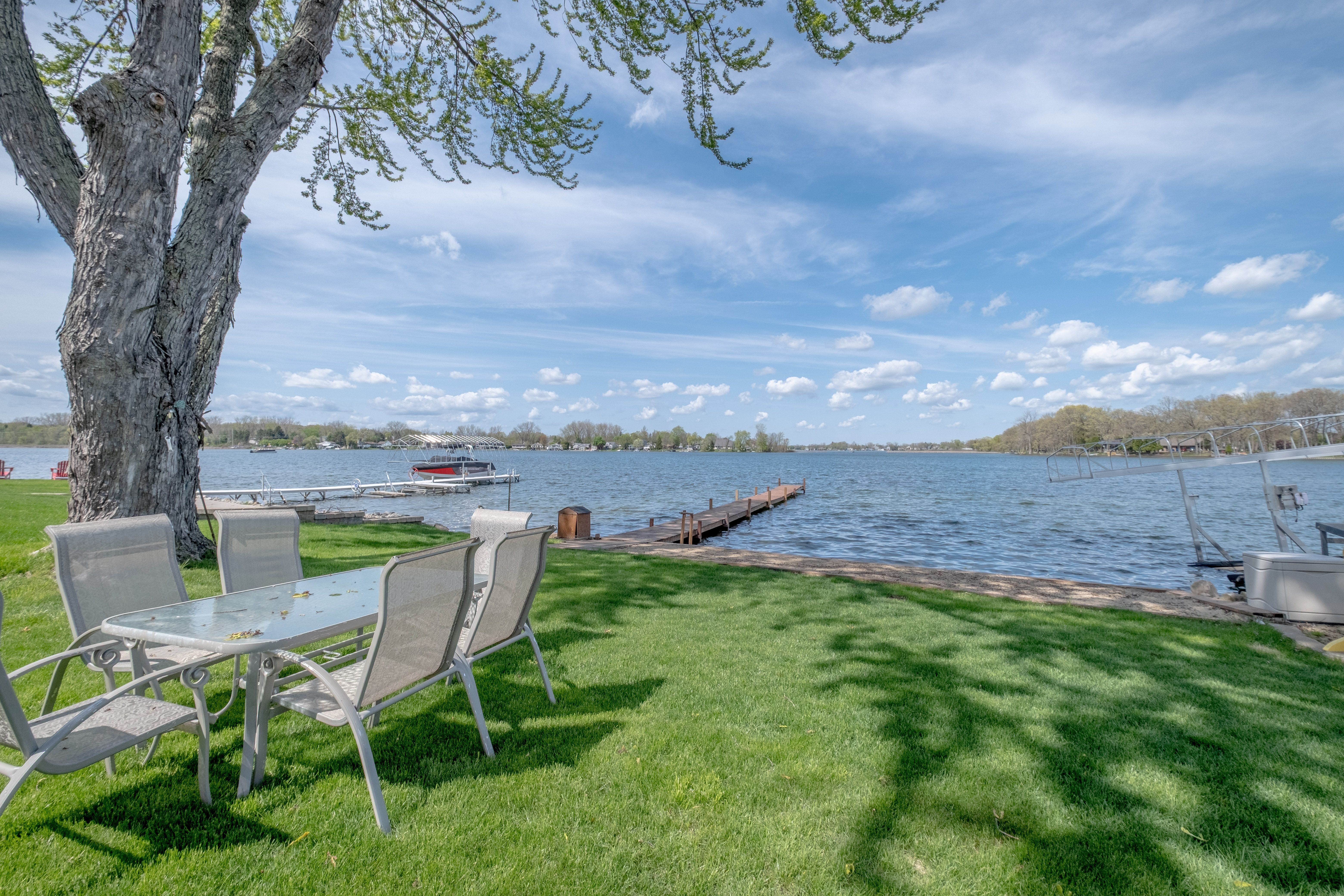 Fenton Charter Township, Michigan 48430, United States, 4 Bedrooms Bedrooms, ,1 BathroomBathrooms,Residential,Active,126094