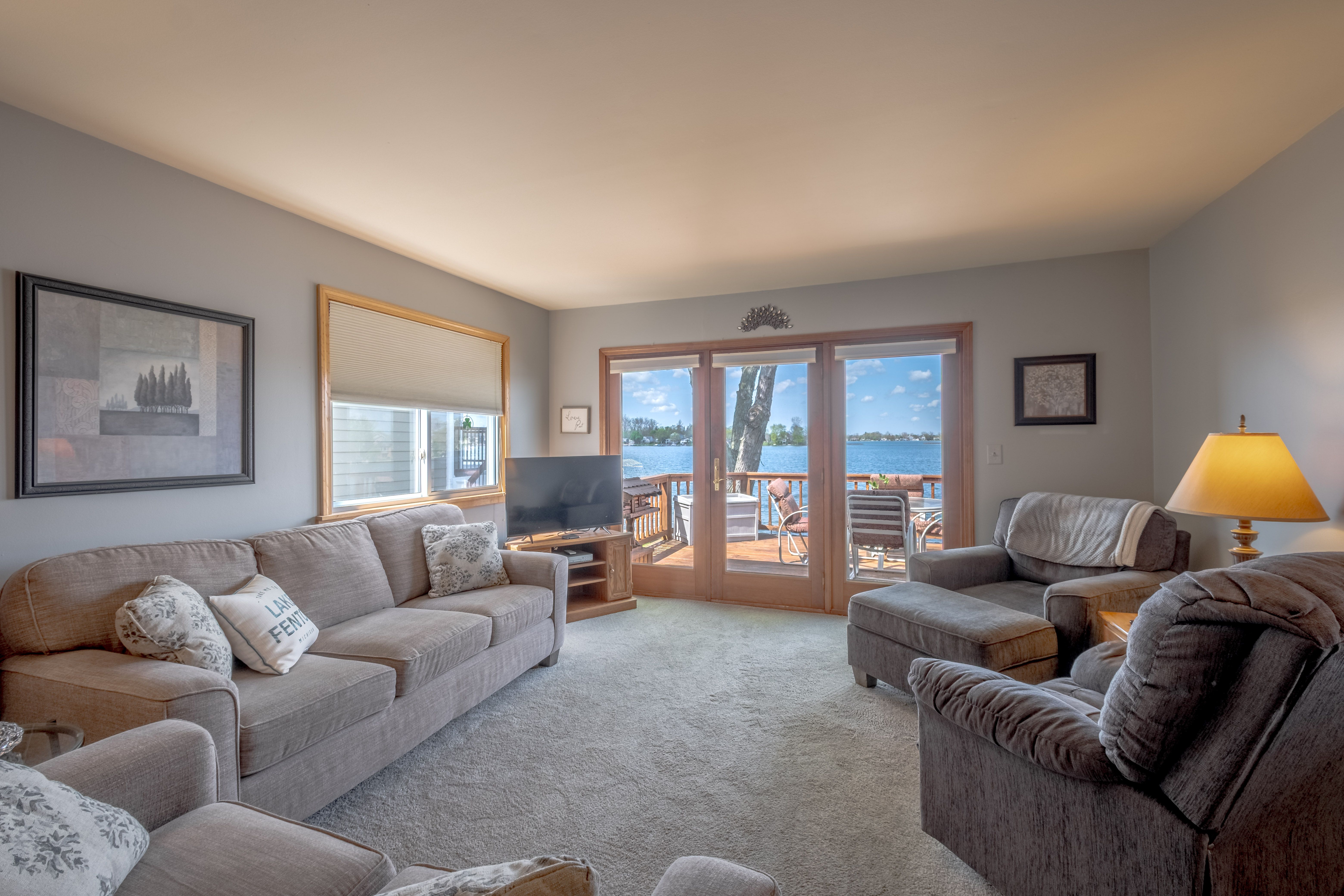 Fenton Charter Township, Michigan 48430, United States, 4 Bedrooms Bedrooms, ,1 BathroomBathrooms,Residential,Active,126094