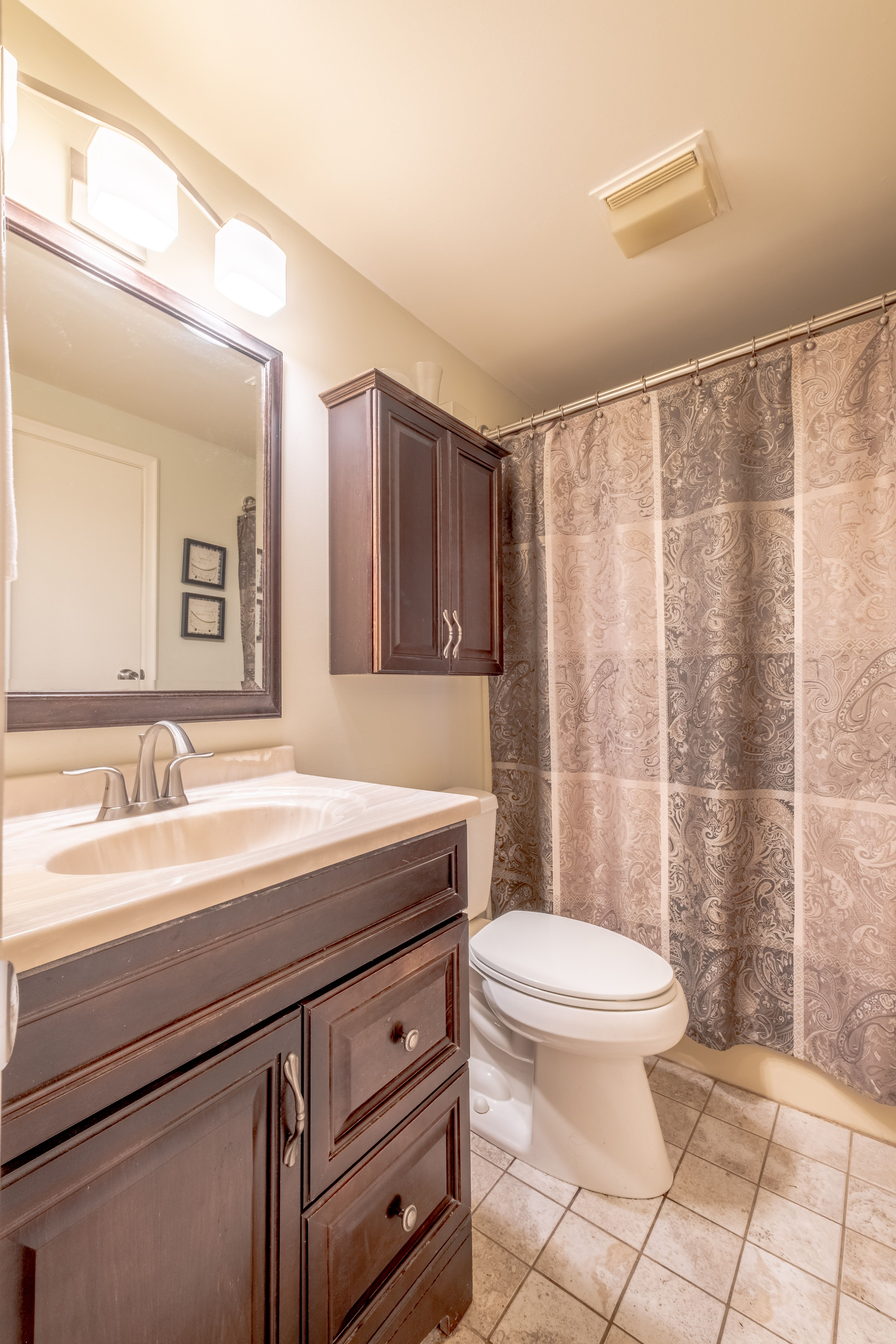 Fenton Charter Township, Michigan 48430, United States, 4 Bedrooms Bedrooms, ,1 BathroomBathrooms,Residential,Active,126094