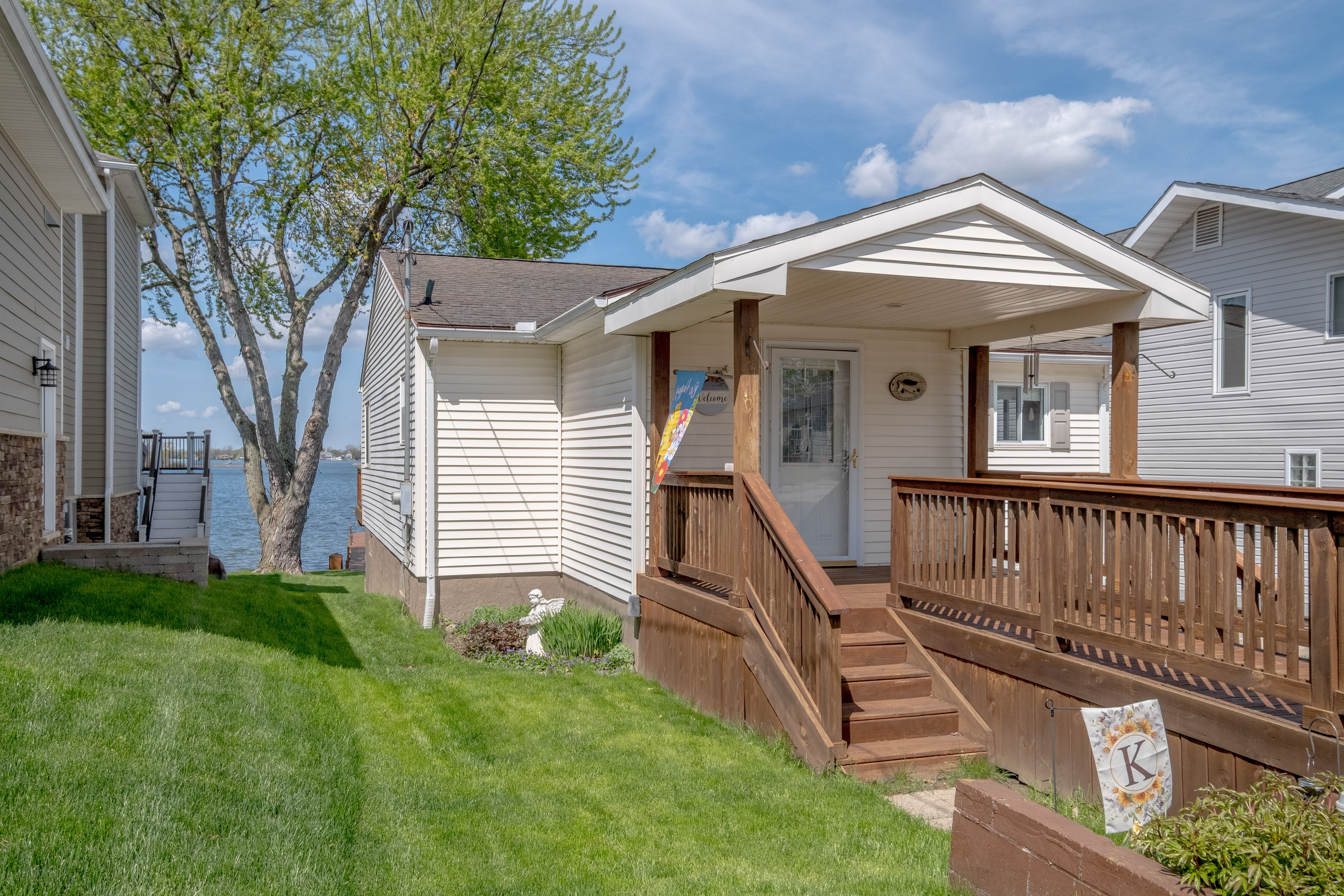 Fenton Charter Township, Michigan 48430, United States, 4 Bedrooms Bedrooms, ,1 BathroomBathrooms,Residential,Active,126094