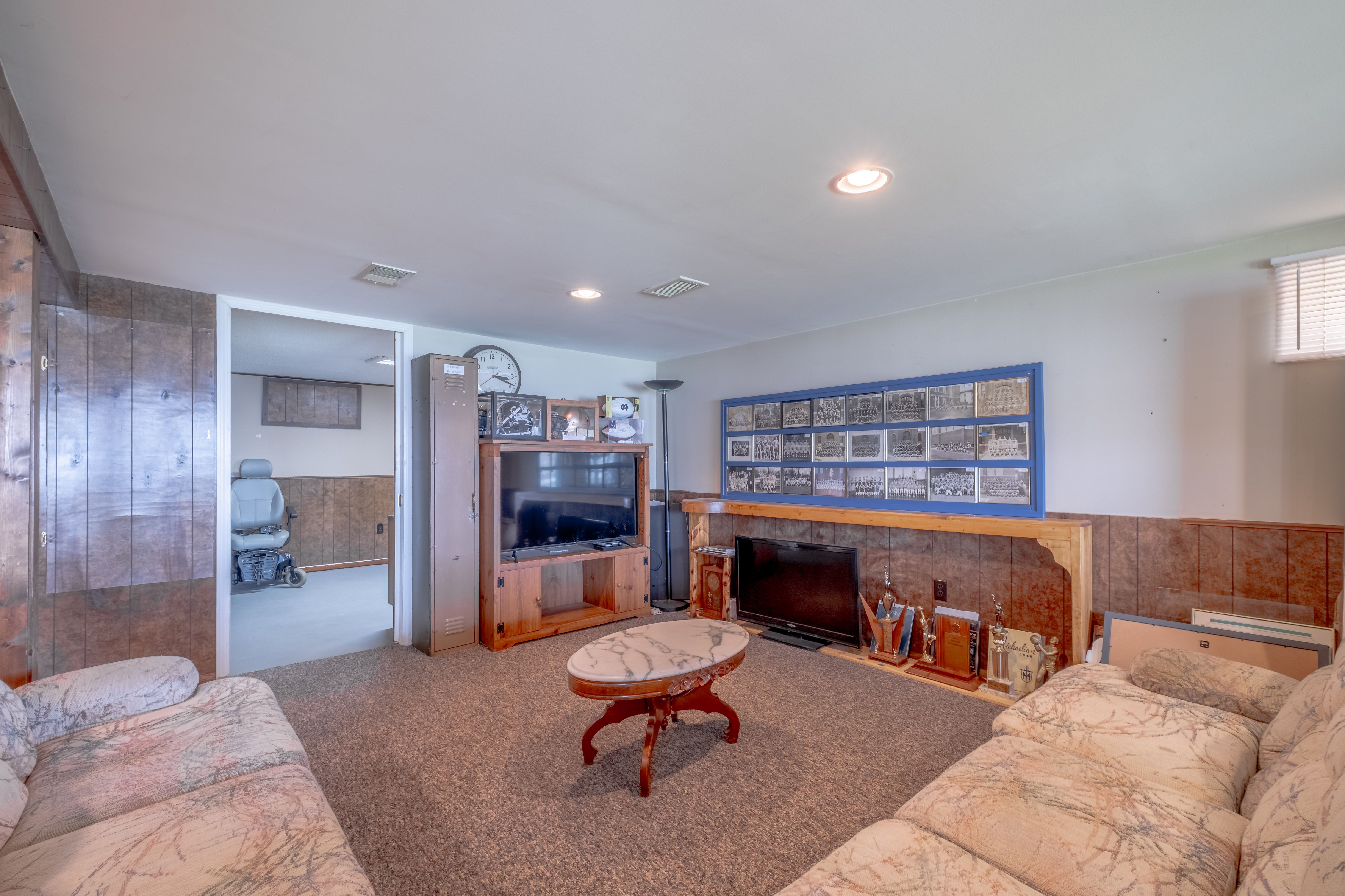 Fenton Charter Township, Michigan 48430, United States, 4 Bedrooms Bedrooms, ,1 BathroomBathrooms,Residential,Active,126094