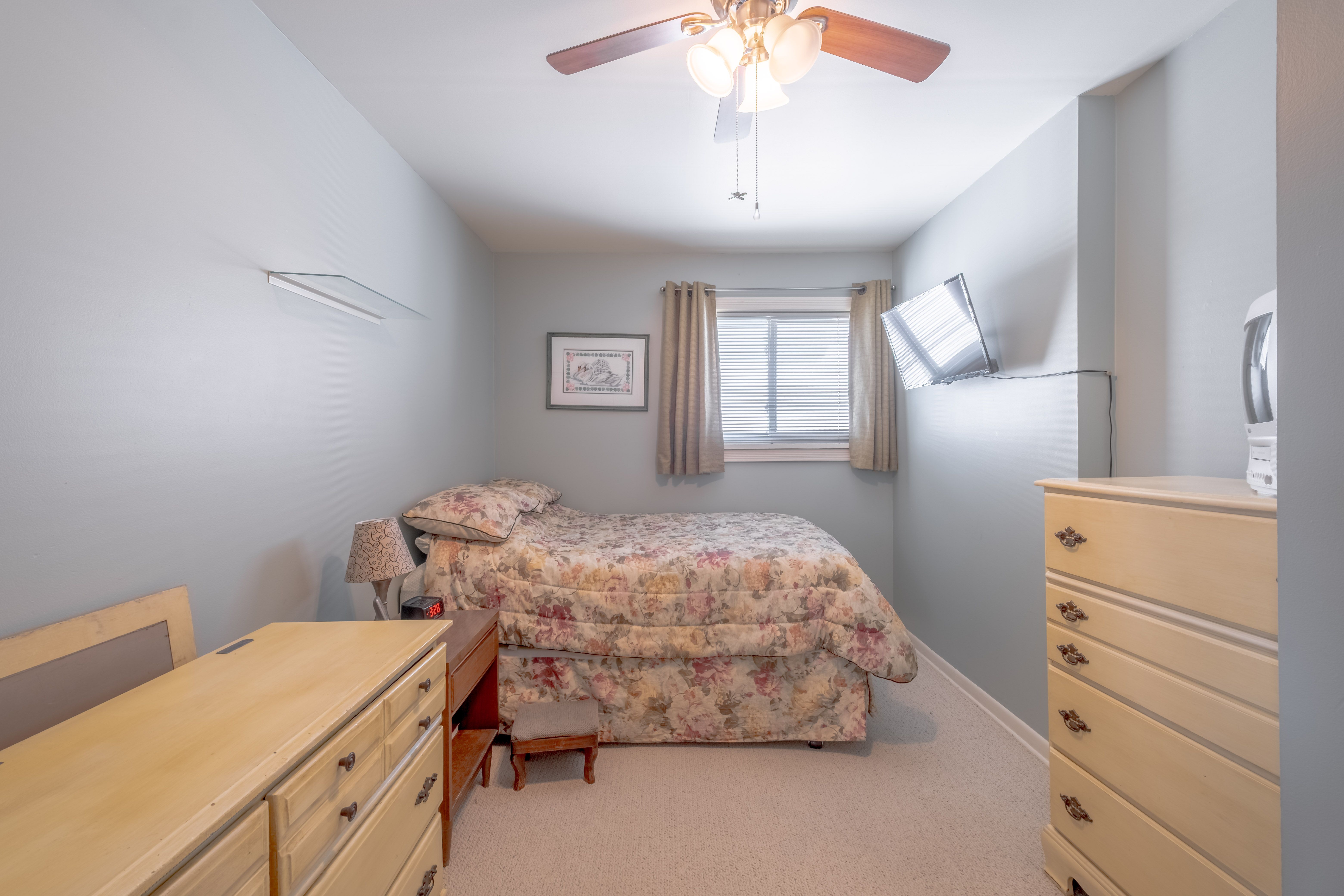 Fenton Charter Township, Michigan 48430, United States, 4 Bedrooms Bedrooms, ,1 BathroomBathrooms,Residential,Active,126094