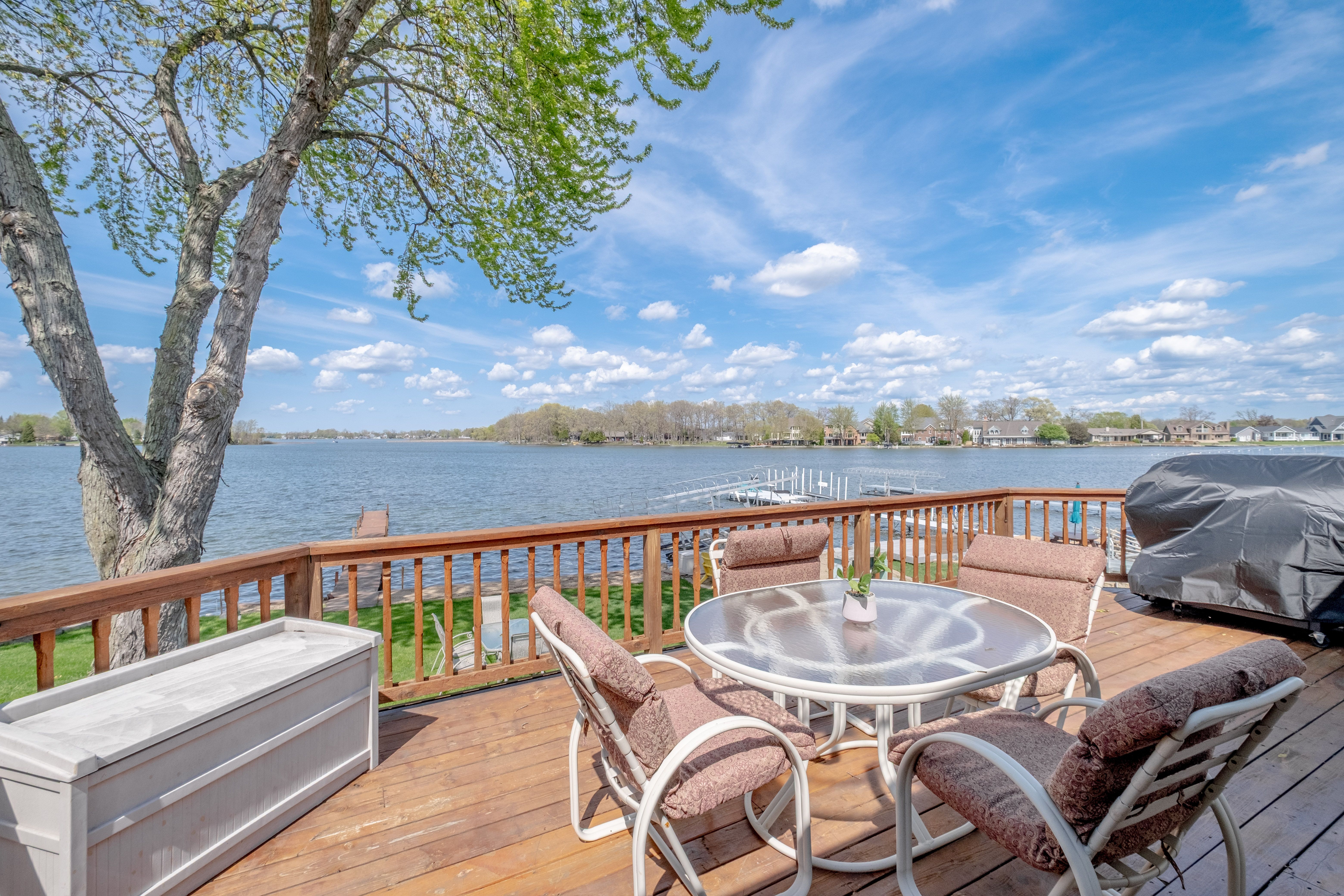 Fenton Charter Township, Michigan 48430, United States, 4 Bedrooms Bedrooms, ,1 BathroomBathrooms,Residential,Active,126094