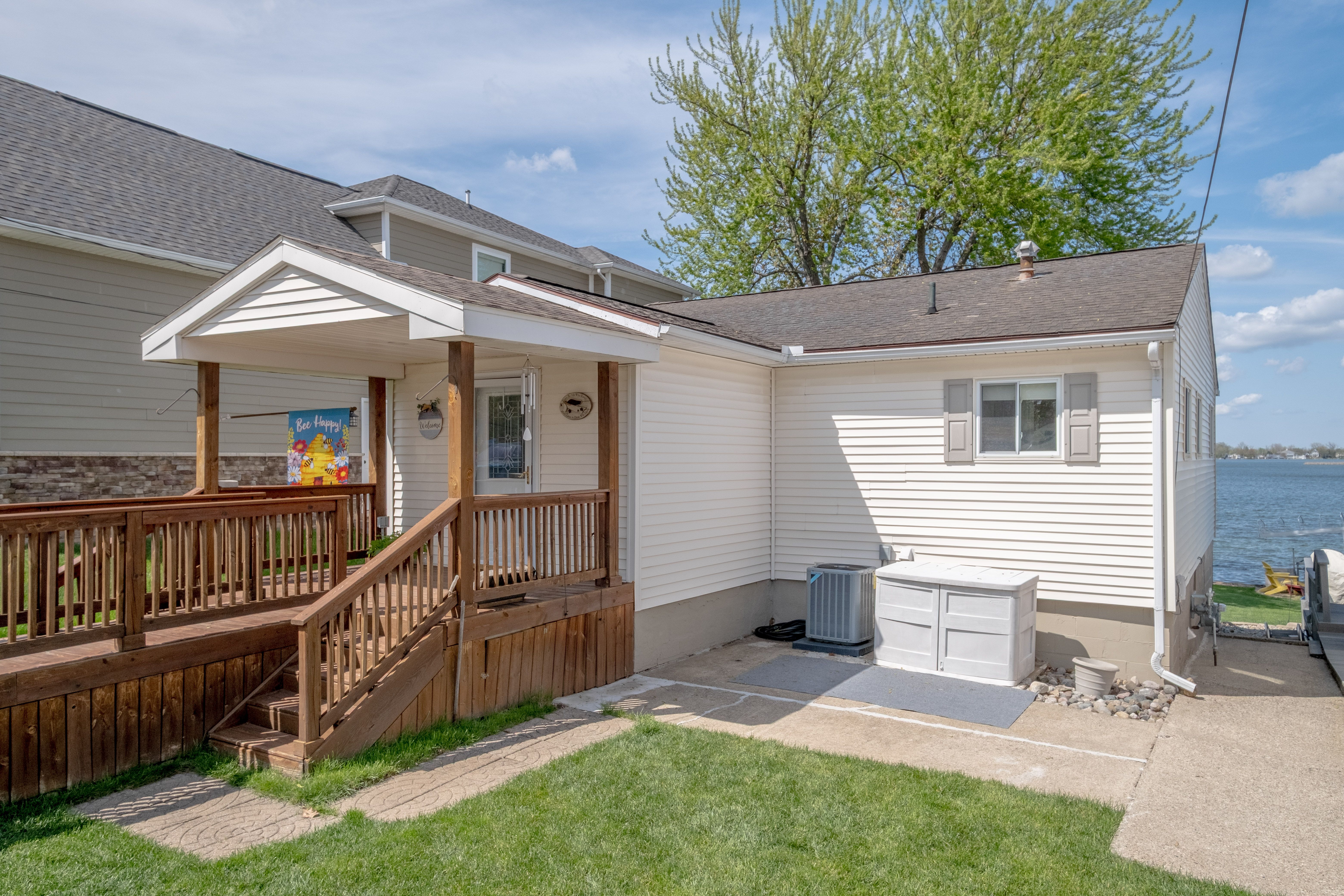 Fenton Charter Township, Michigan 48430, United States, 4 Bedrooms Bedrooms, ,1 BathroomBathrooms,Residential,Active,126094