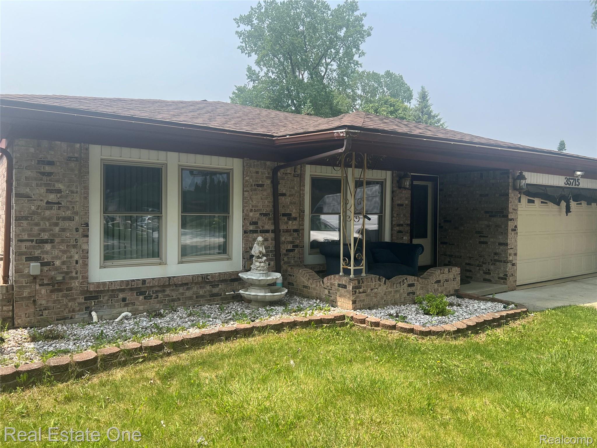 35715 Maureen Drive