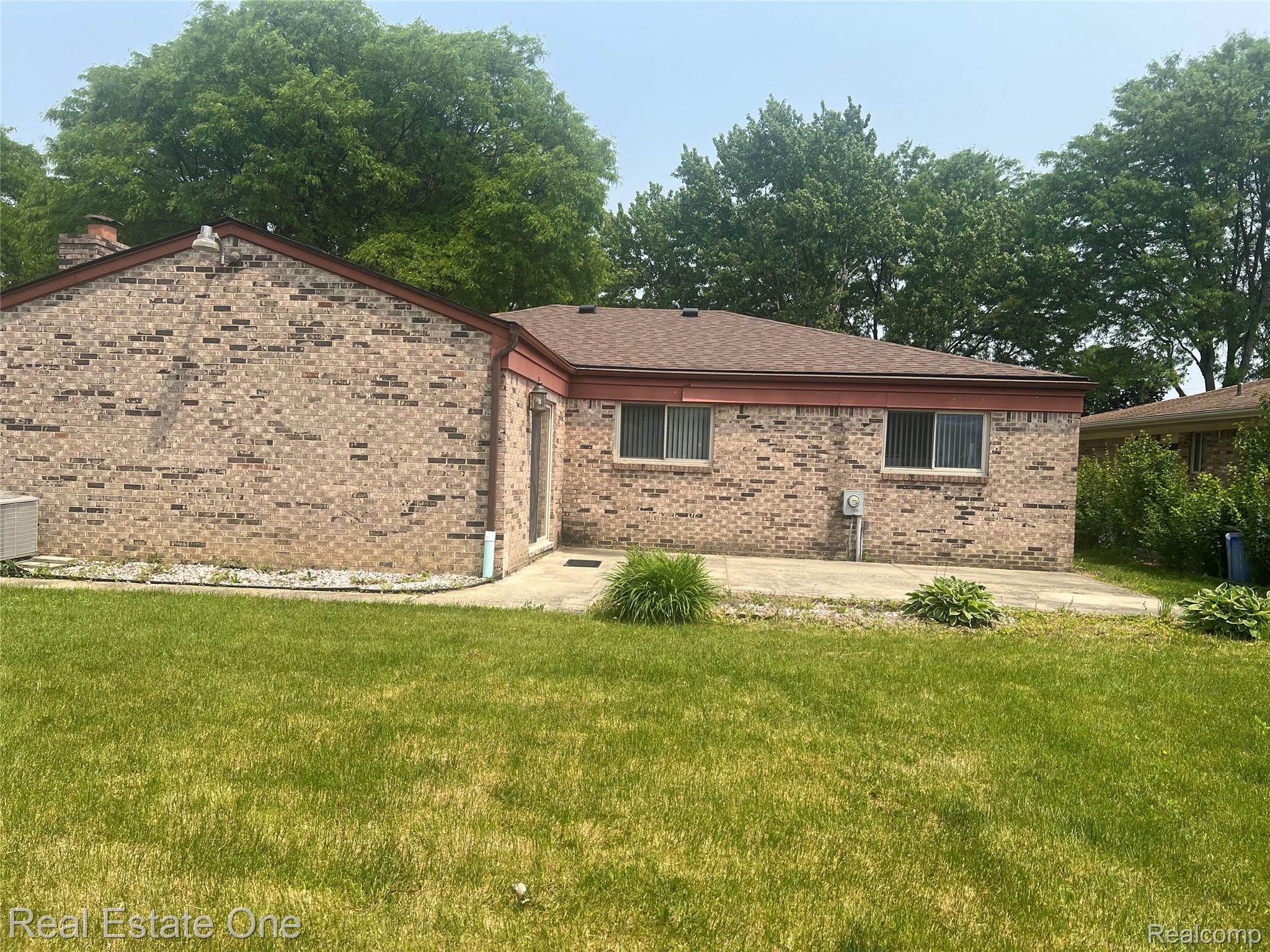 35715 Maureen Drive