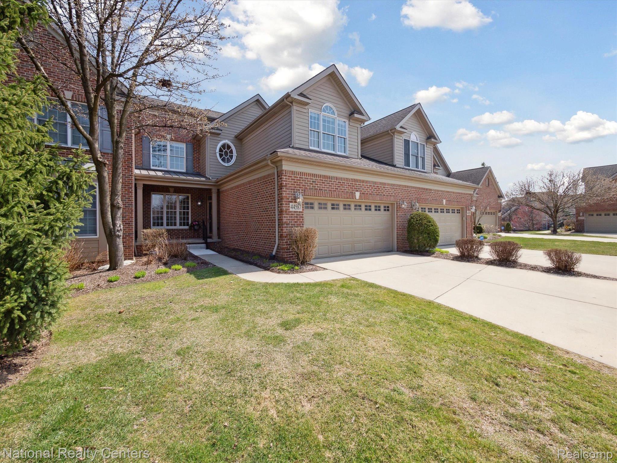 44587 BROADMOOR Circle N