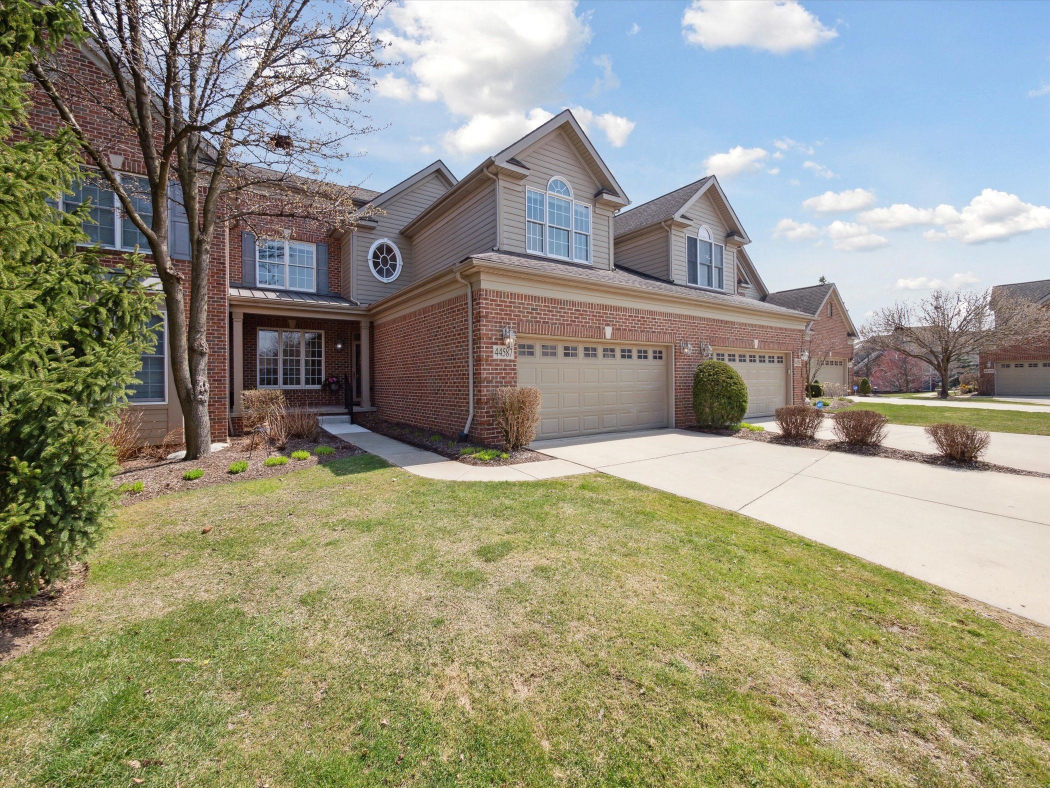 44587 BROADMOOR Circle N