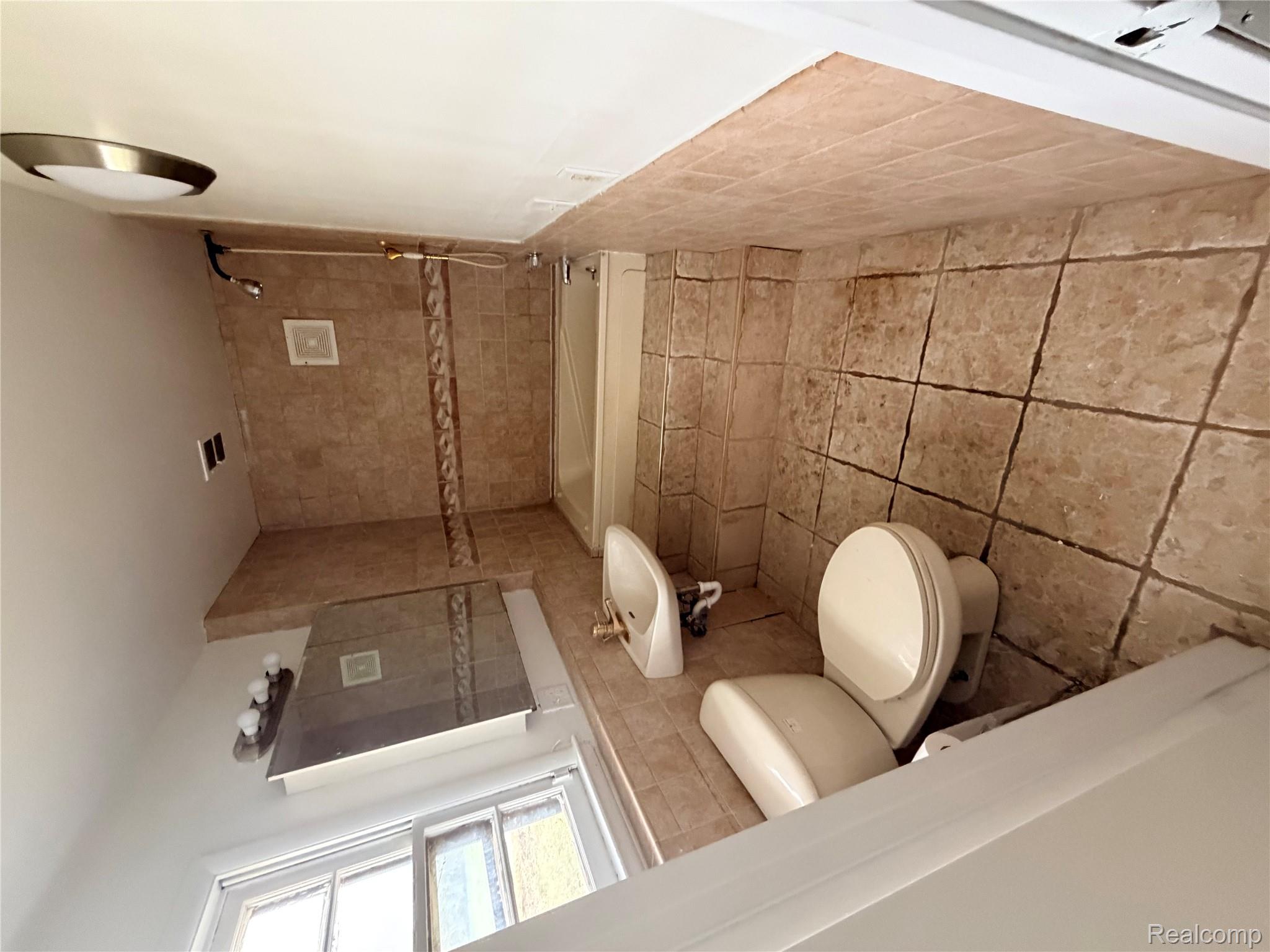 3709 Evergreen Parkway