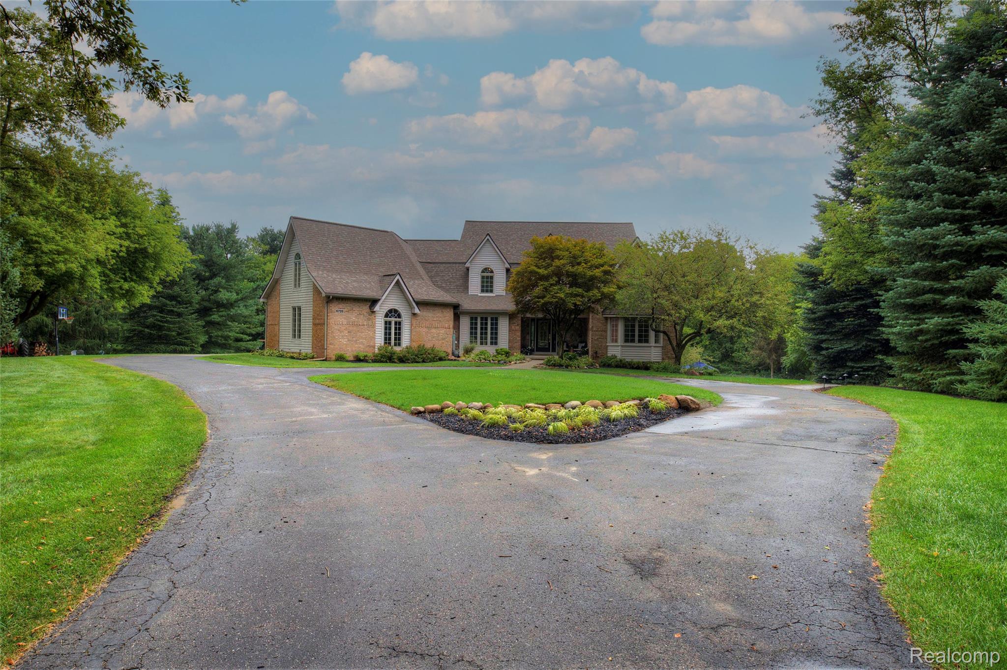 6728 Spring Creek
