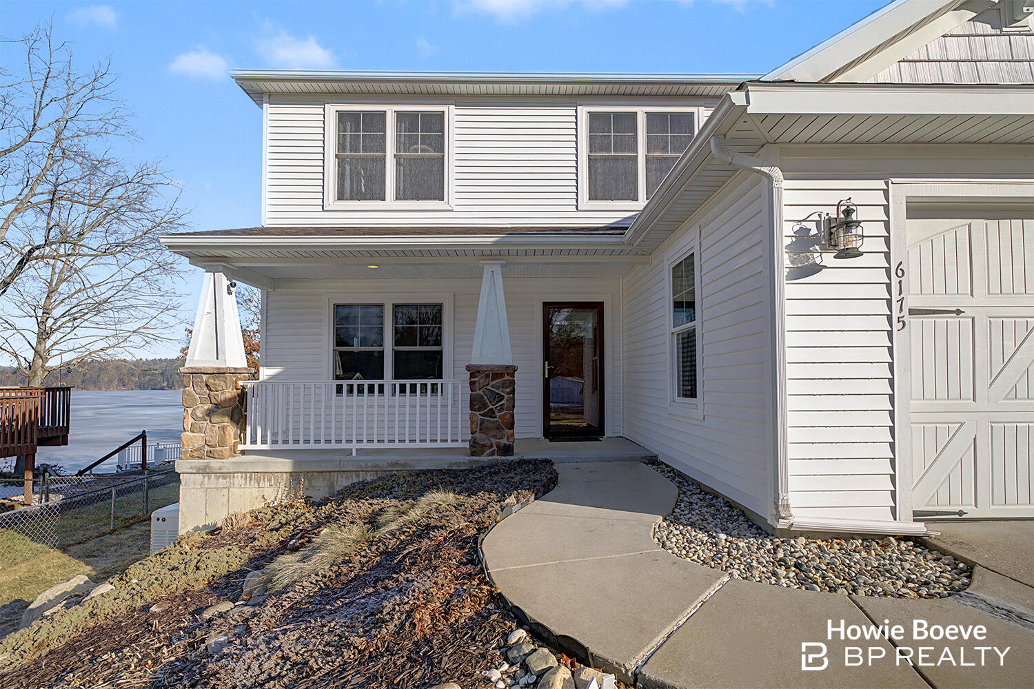 6175 Lake Shore Drive