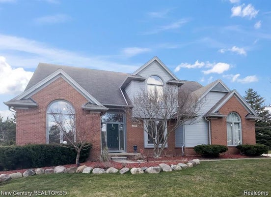 1075 REDDING DR, TROY, MI 48098 - Image fed3fa006dd383861a0807a4df4e5e46/838209985