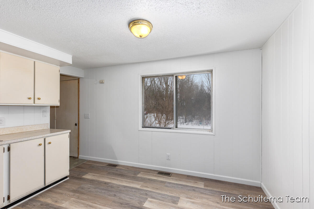 5668-5670 142nd Avenue