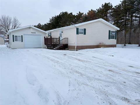 11312 N Lake Drive Fenton Charter Township MI 48430