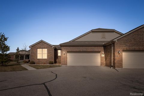 Photo of 49121 Garrett Court, Macomb Township, MI 48042 (MLS # 20261020678)