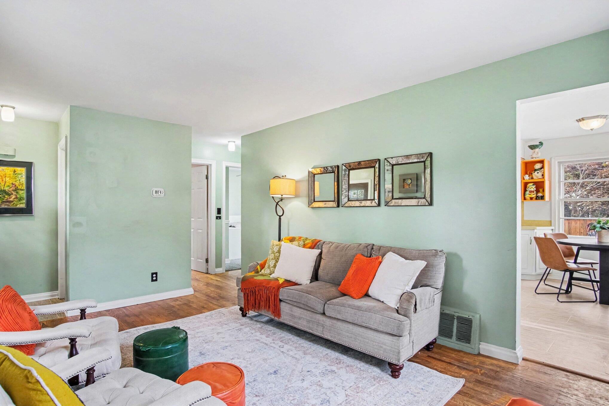 105 Katherine Drive NE