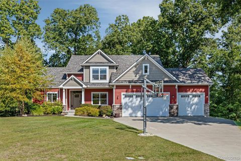 2214 White Hawk Trail Marion Township MI 48843