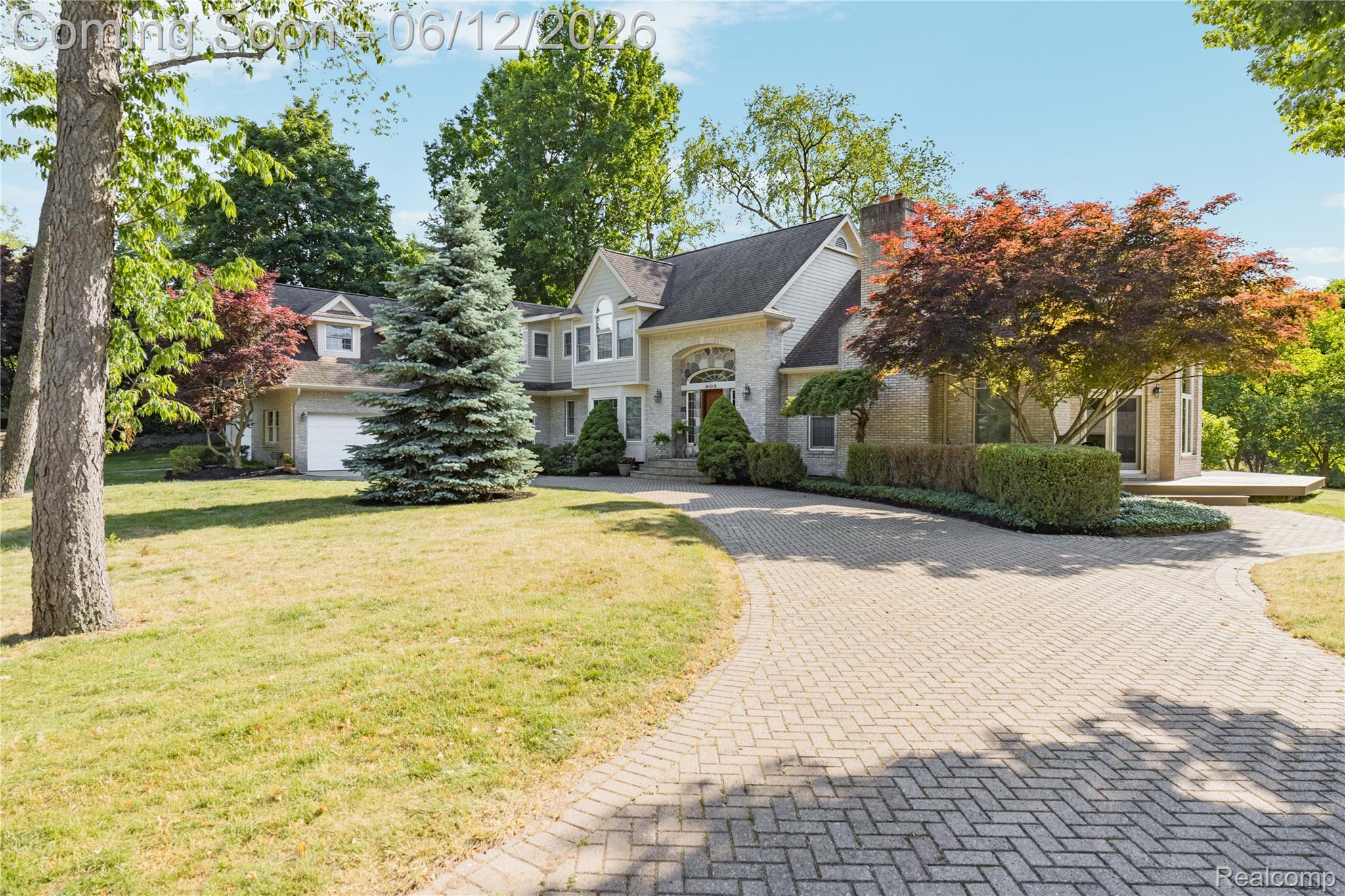 905 Spring Drive