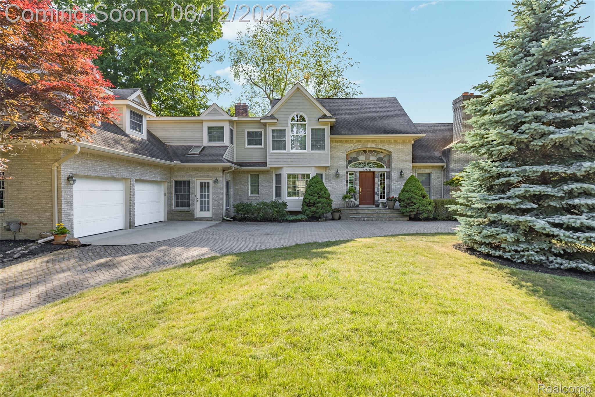 905 Spring Drive