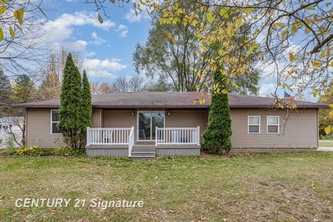 Photo of 400 W Railway Street, Coleman City, MI 48618 (MLS # 61050193212)