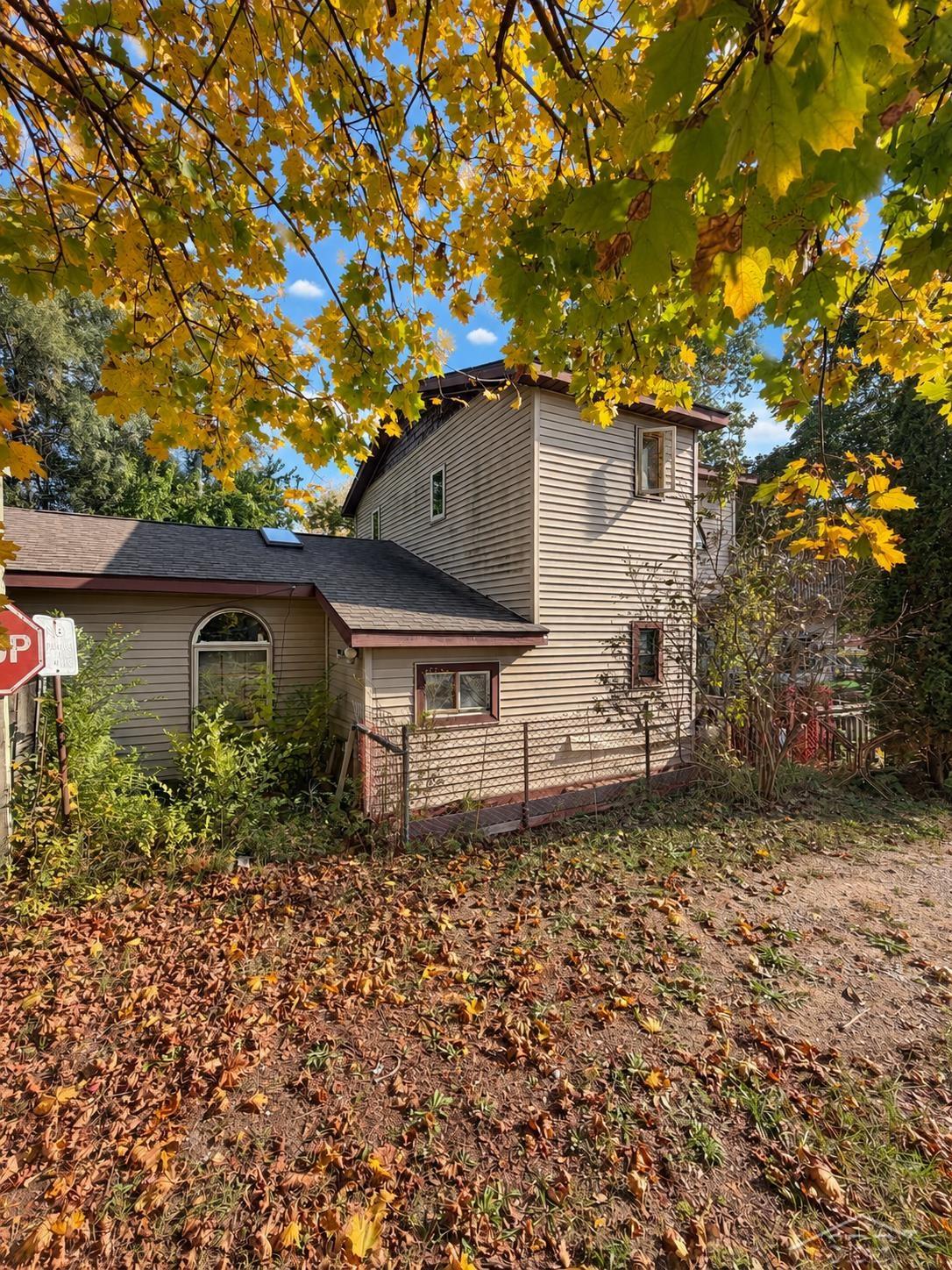 817 Centre Street
