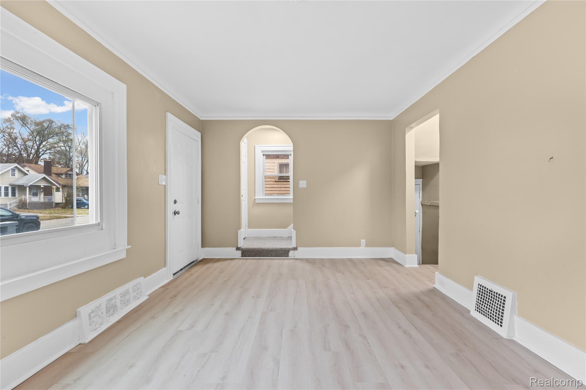 13558 Pinehurst Street