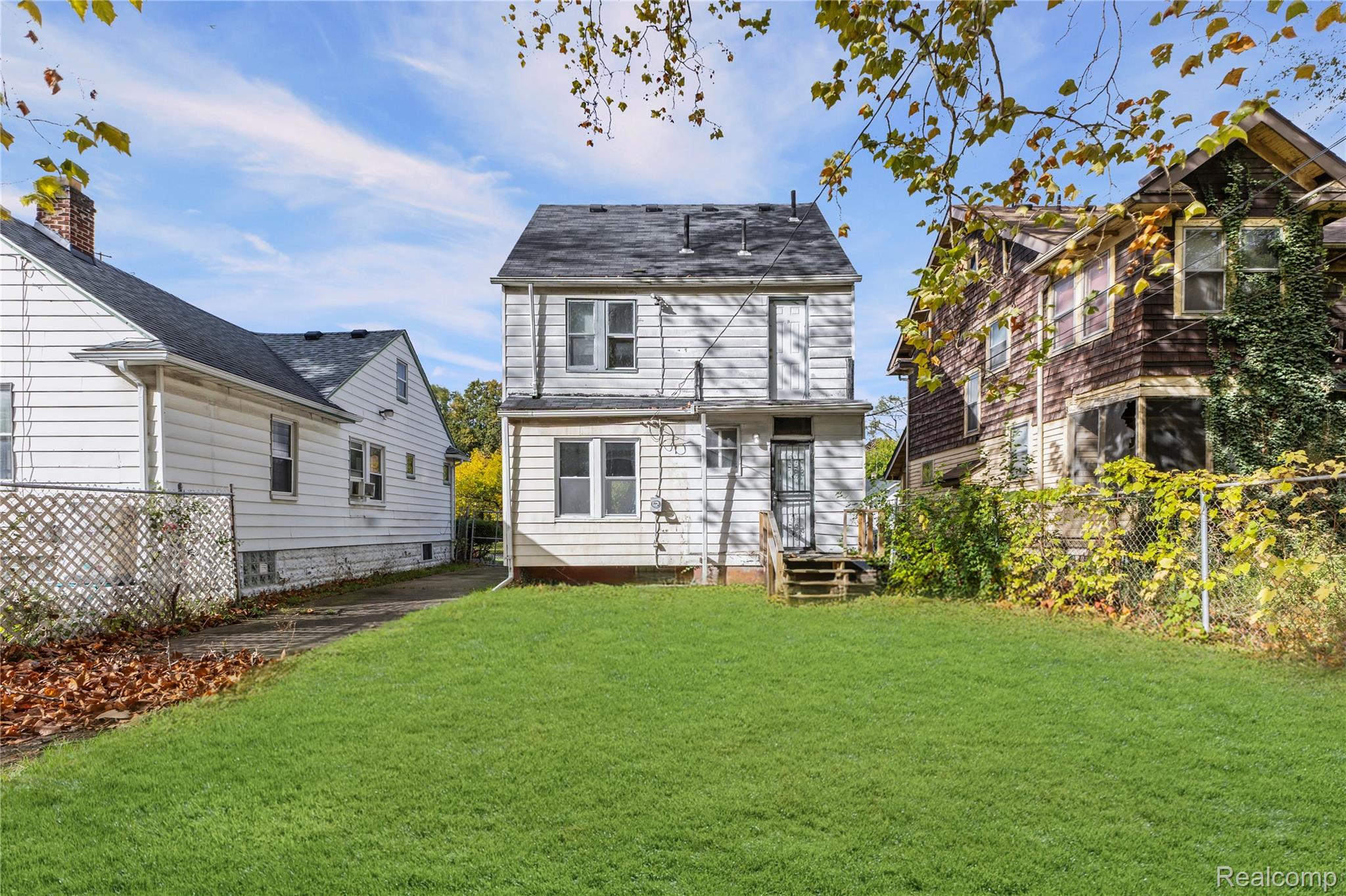 13558 Pinehurst Street