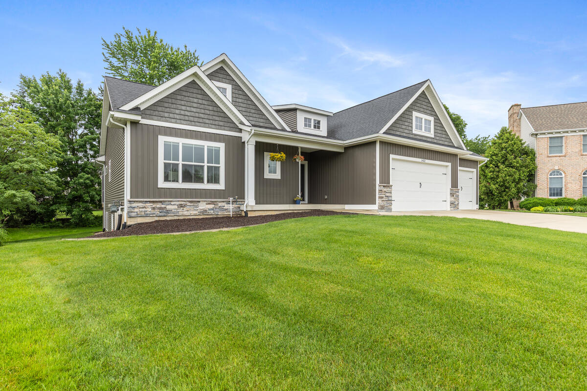 1422 Crystalline Drive SE